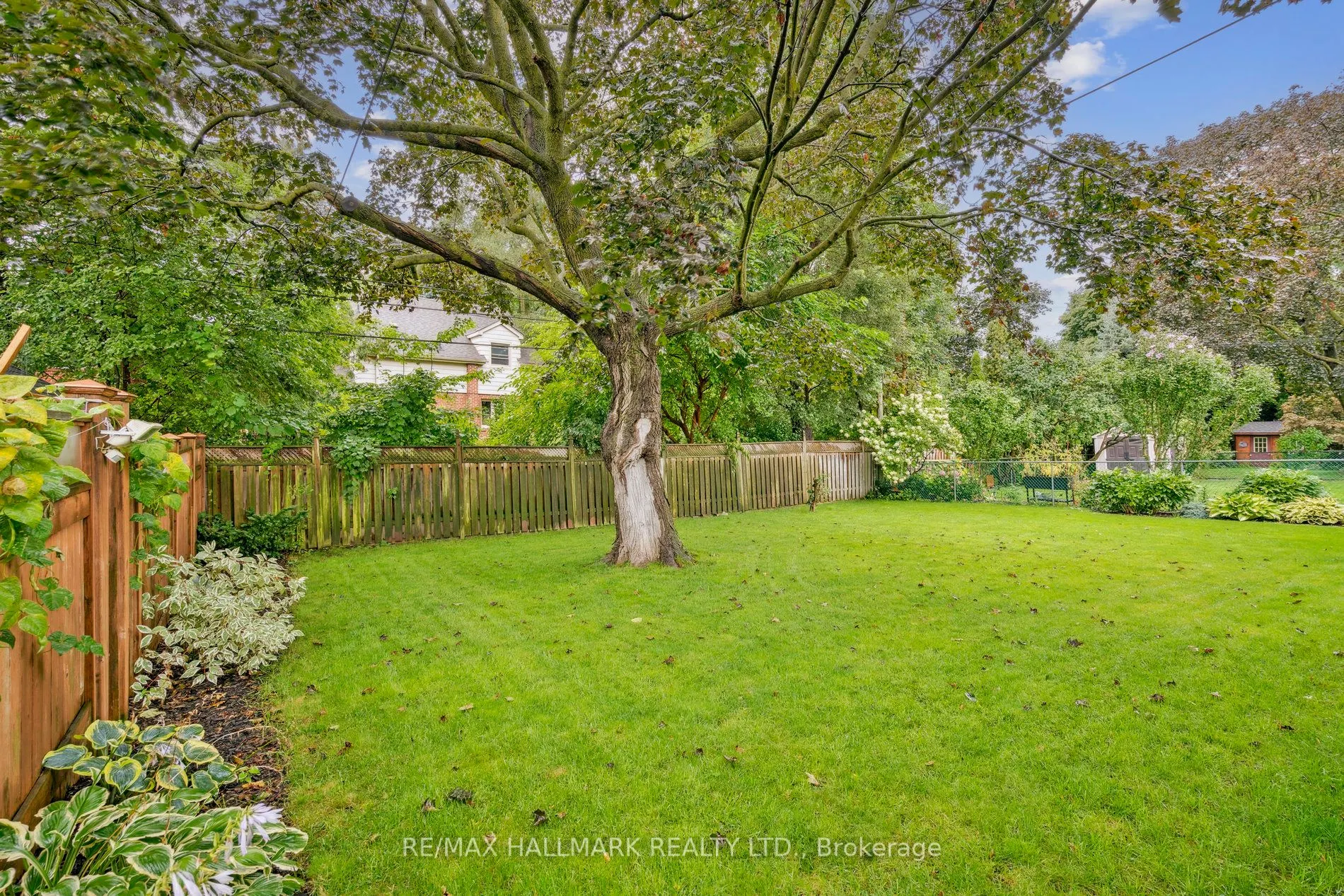 6 Fernalroy Boulevard