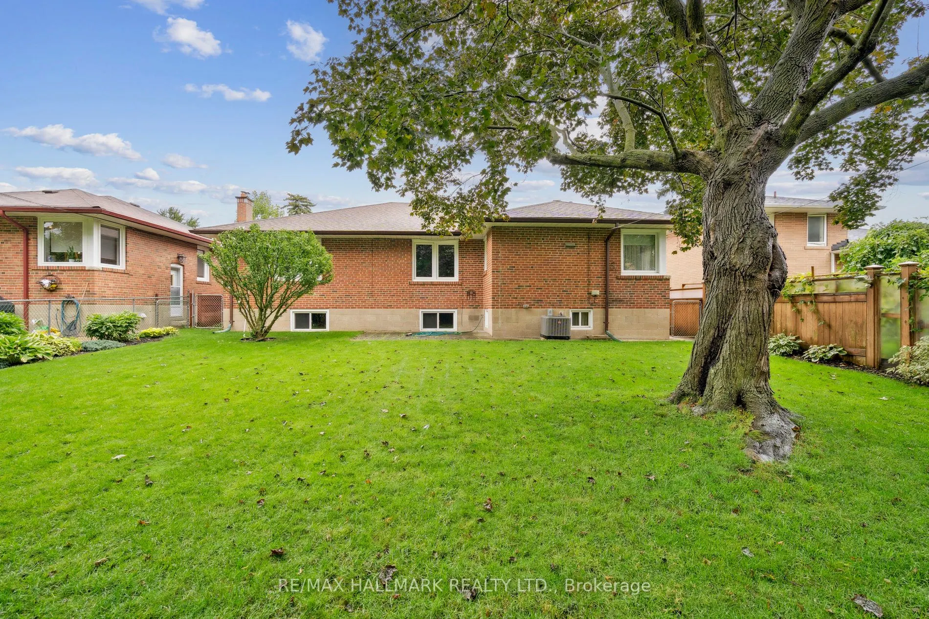 6 Fernalroy Boulevard