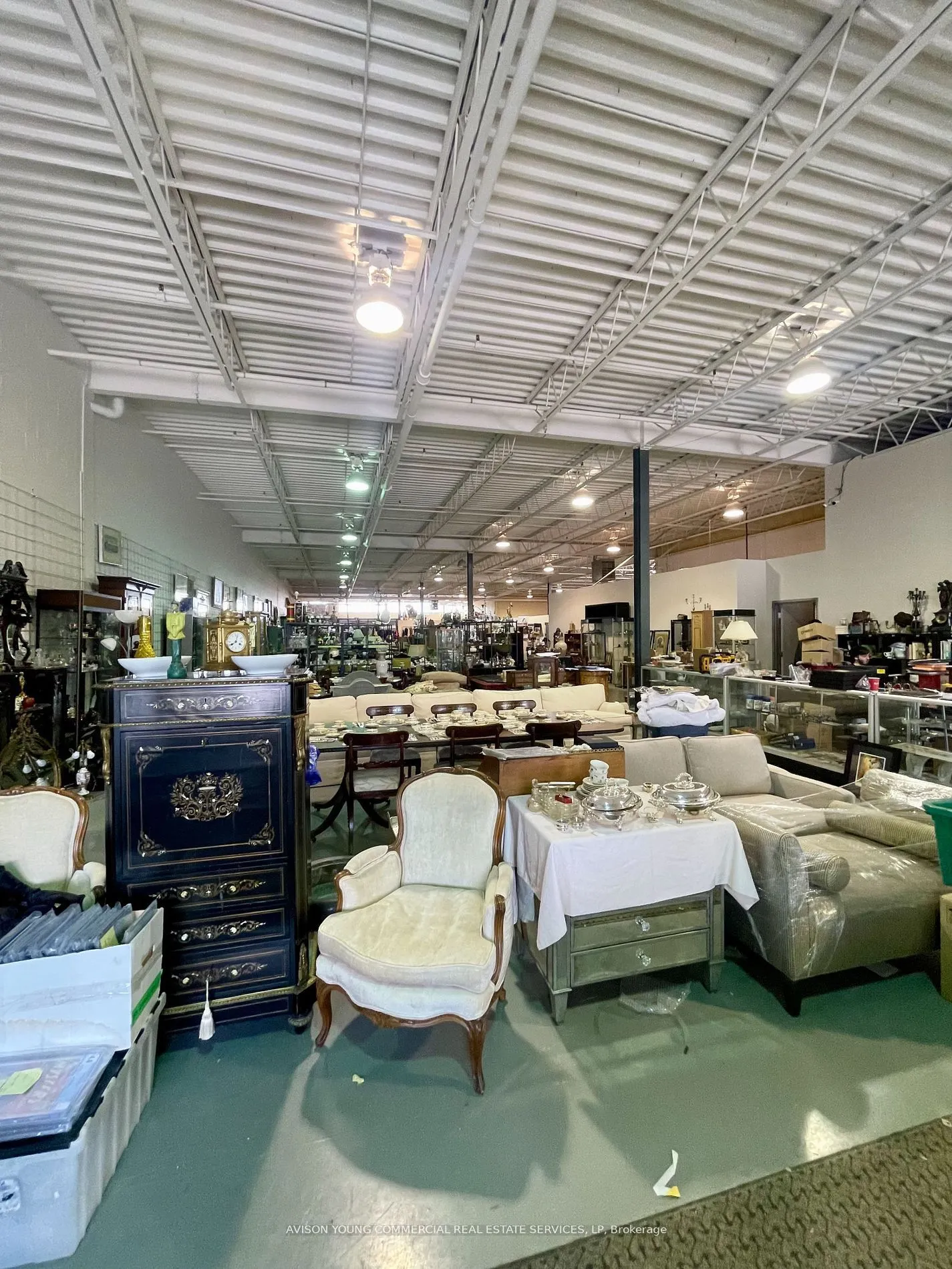 5 St Regis Crescent N, #4