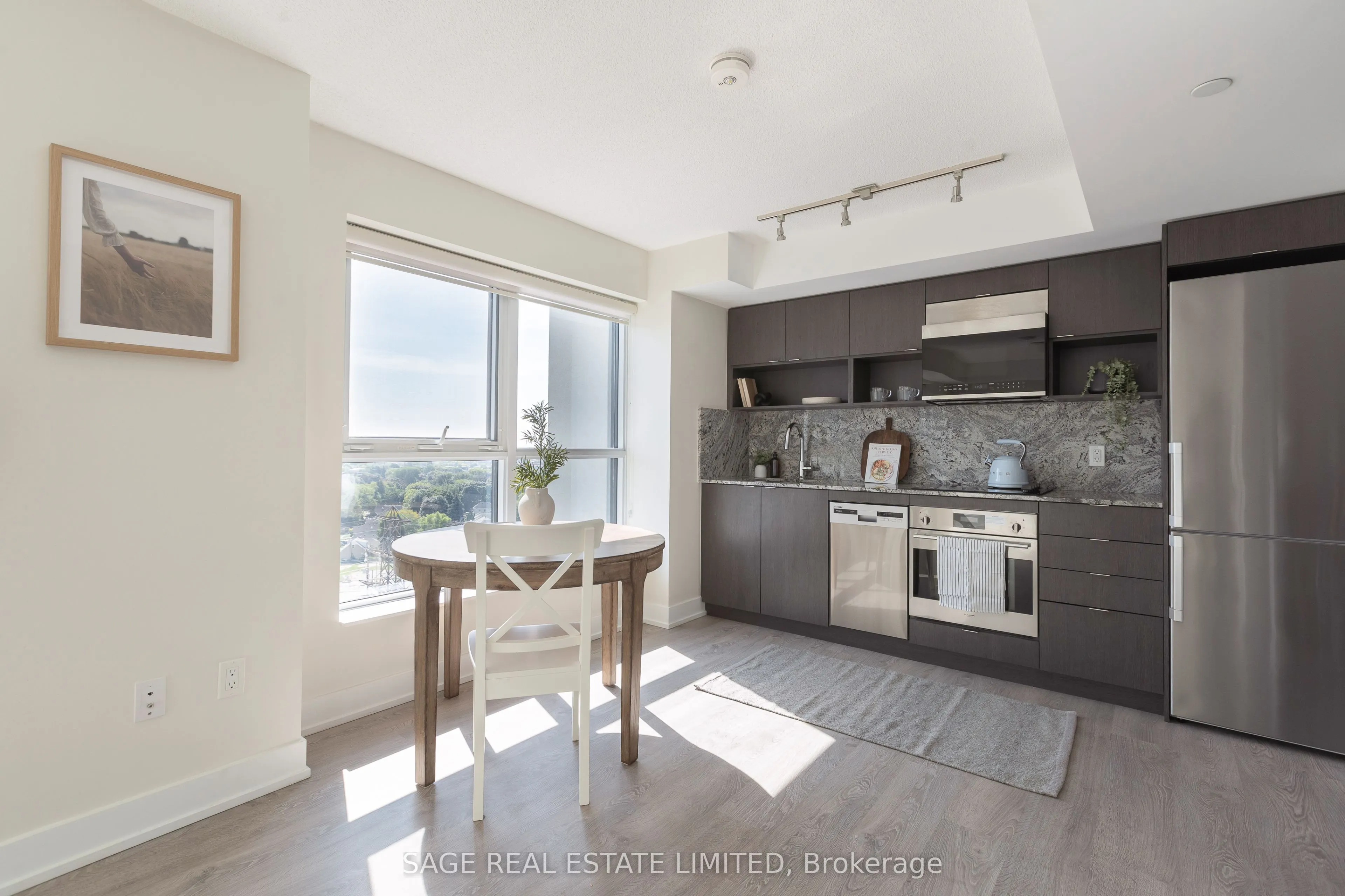 9 Mabelle Avenue, #1423