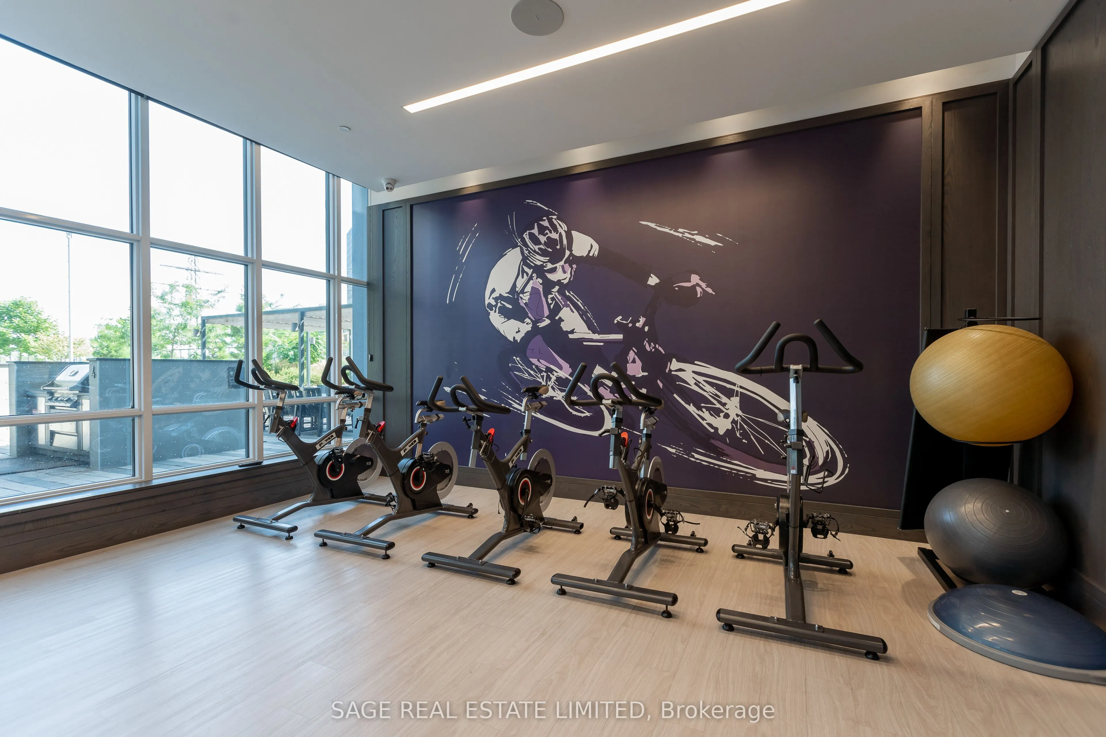 9 Mabelle Avenue, #1423