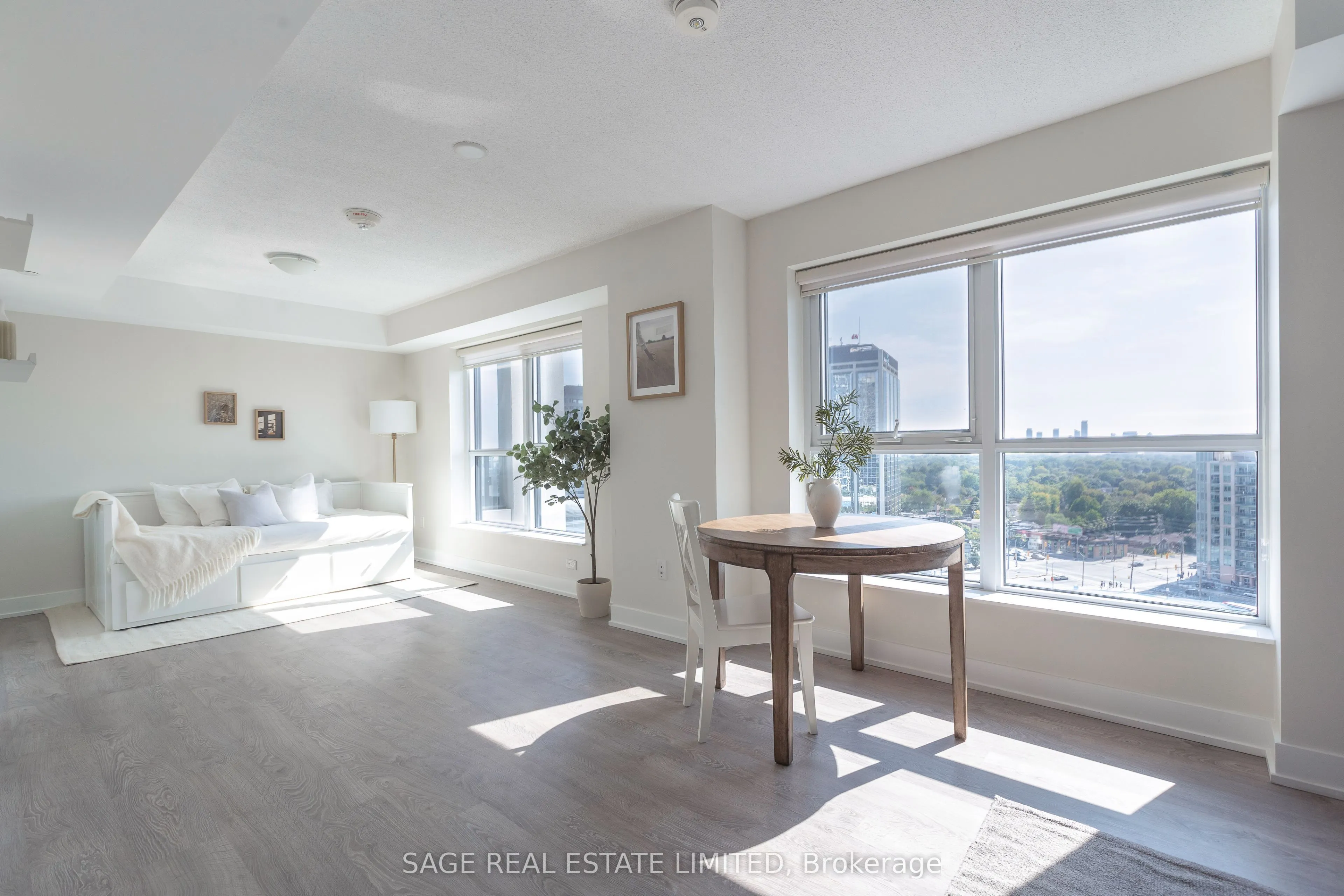 9 Mabelle Avenue, #1423