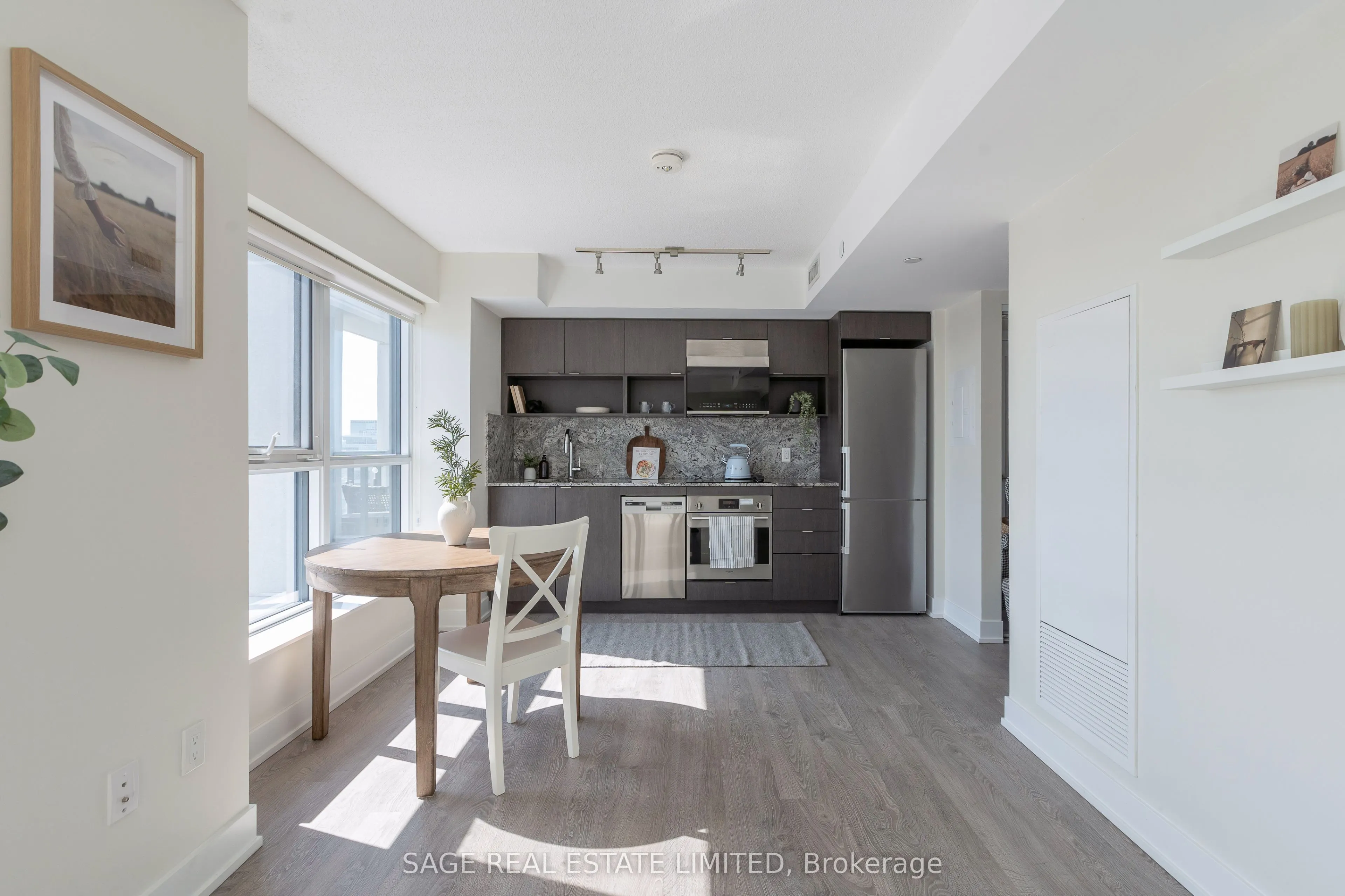 9 Mabelle Avenue, #1423