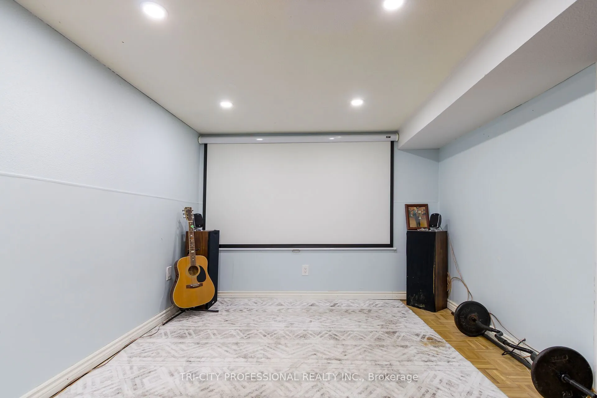 16 Mangrove Road