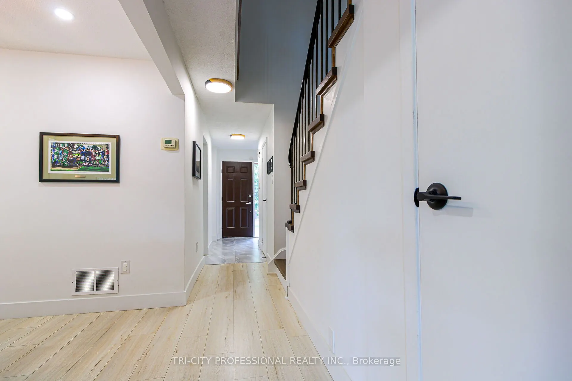 16 Mangrove Road