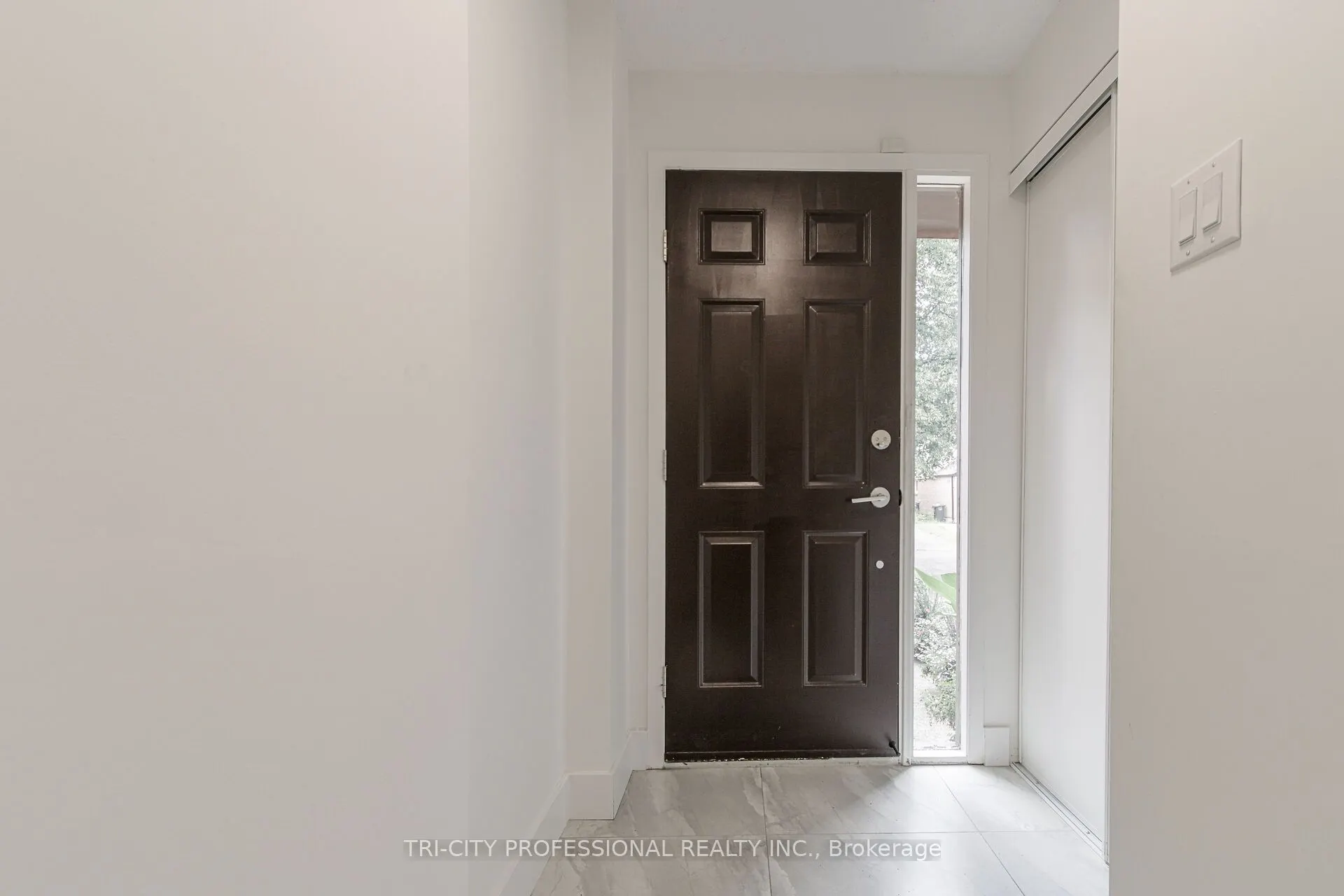 16 Mangrove Road