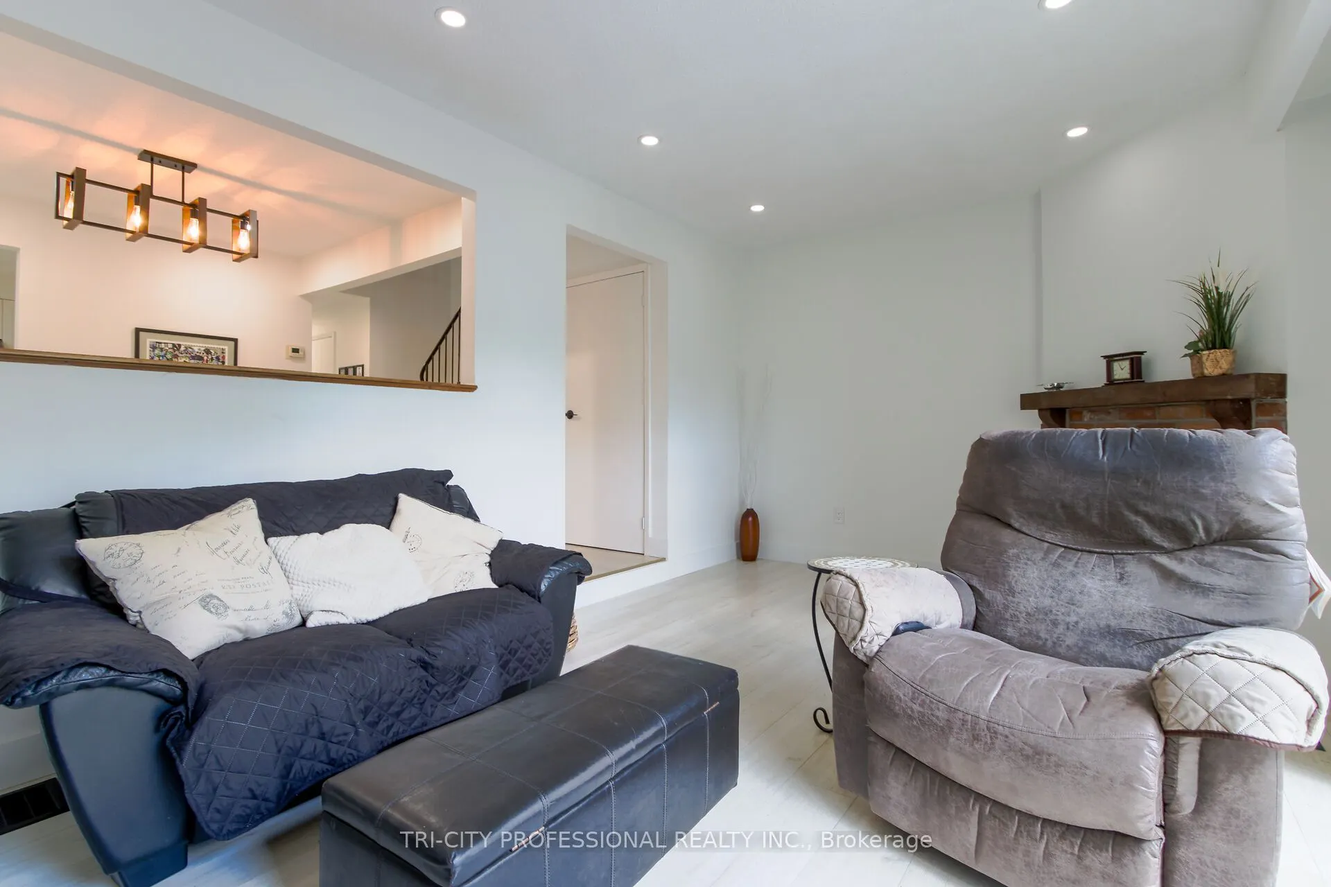 16 Mangrove Road