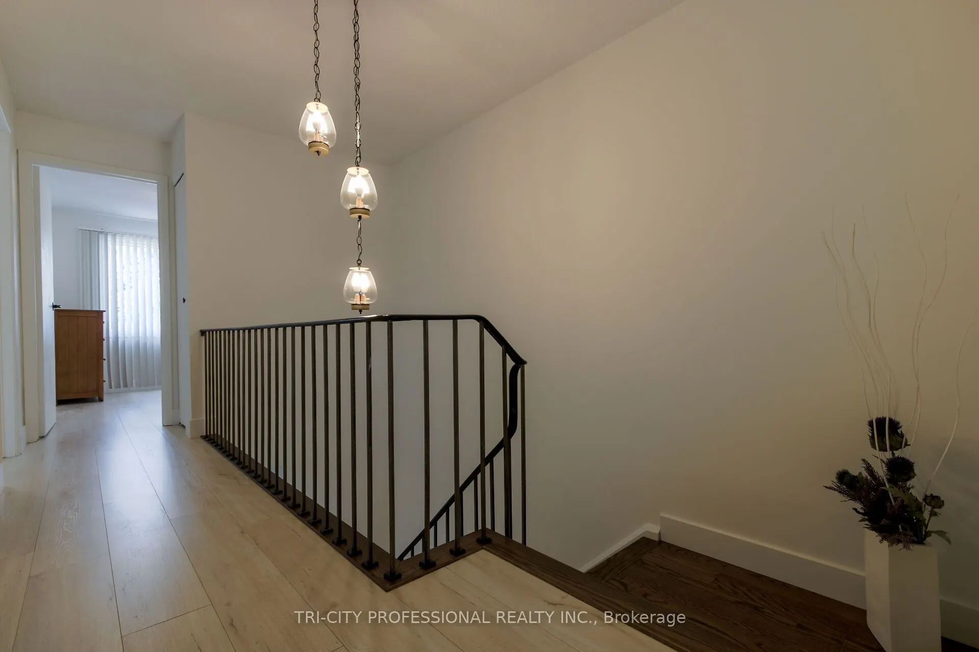 16 Mangrove Road