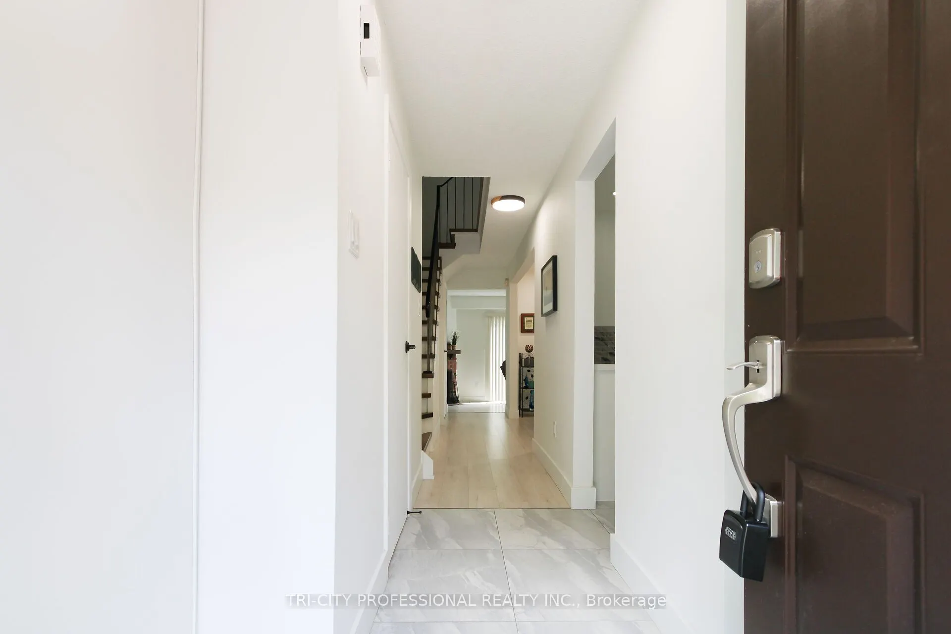 16 Mangrove Road