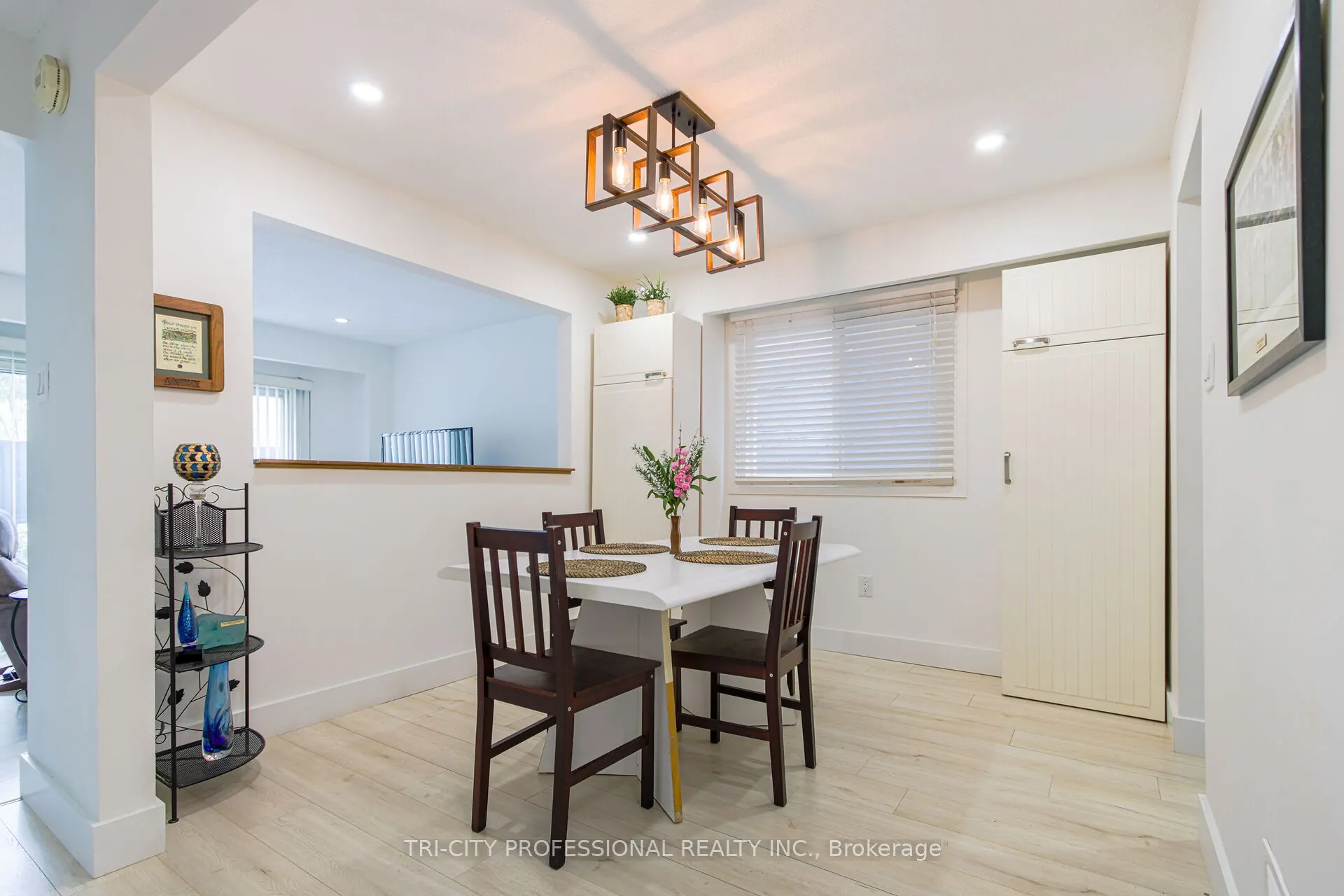 16 Mangrove Road