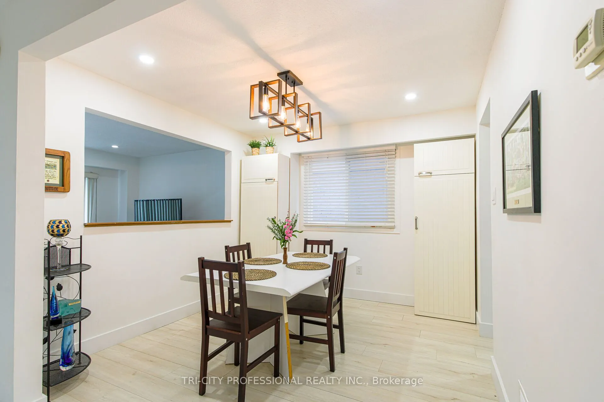 16 Mangrove Road