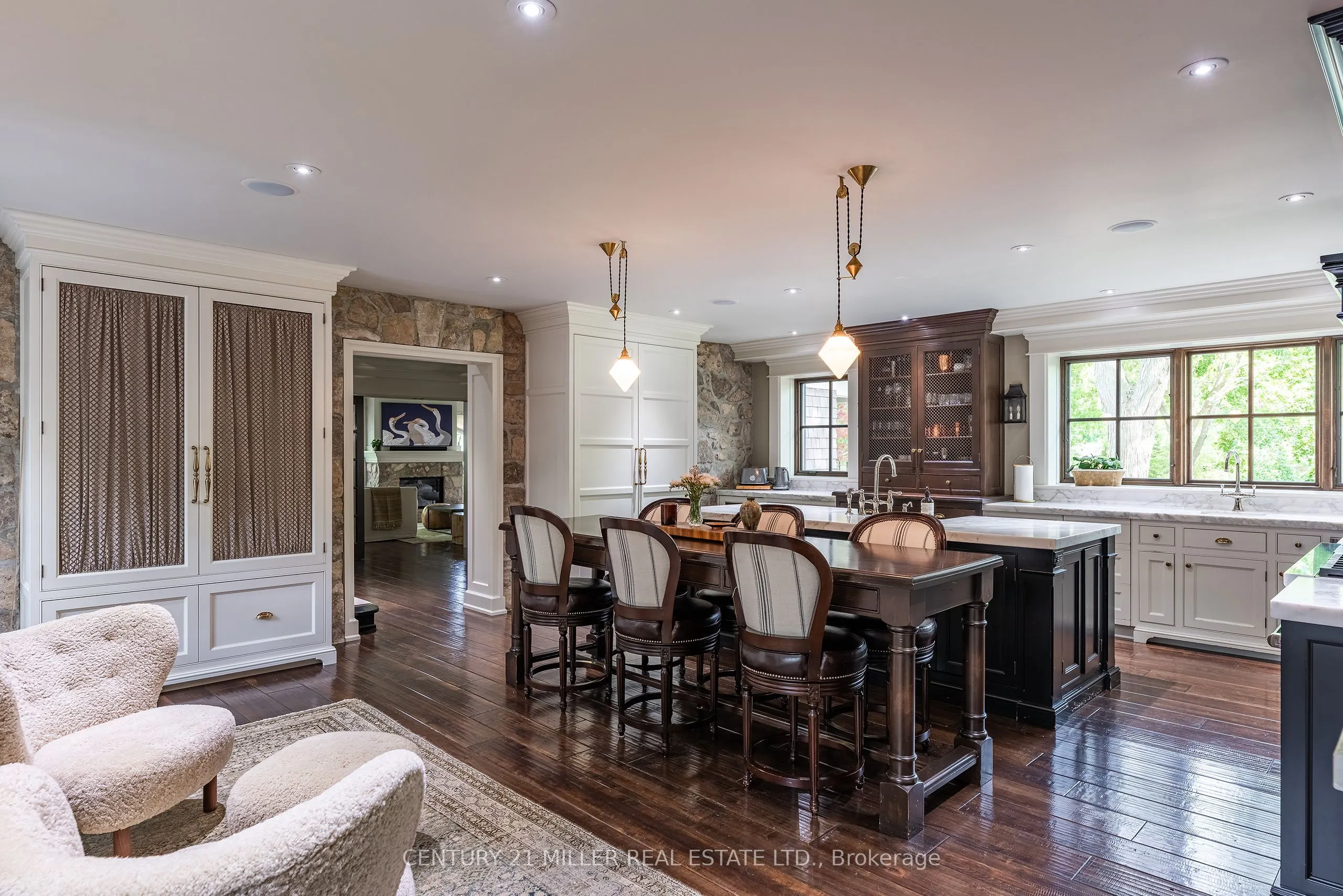 243 Alscot Crescent
