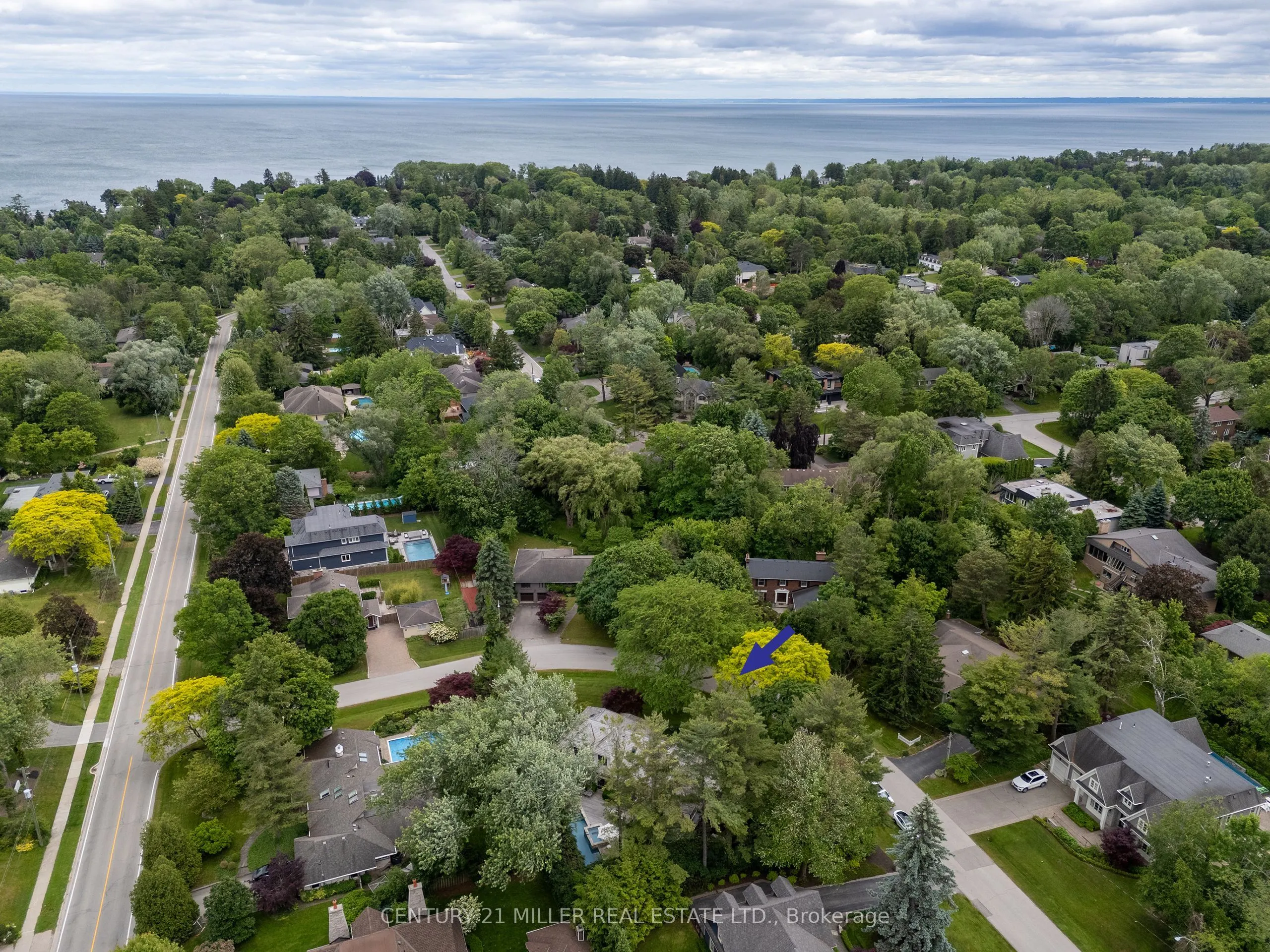 243 Alscot Crescent