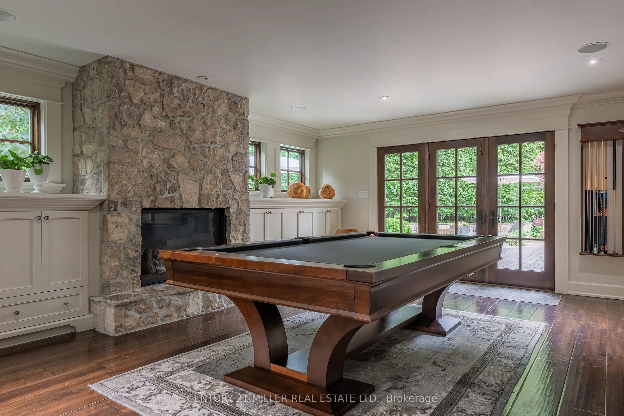 243 Alscot Crescent