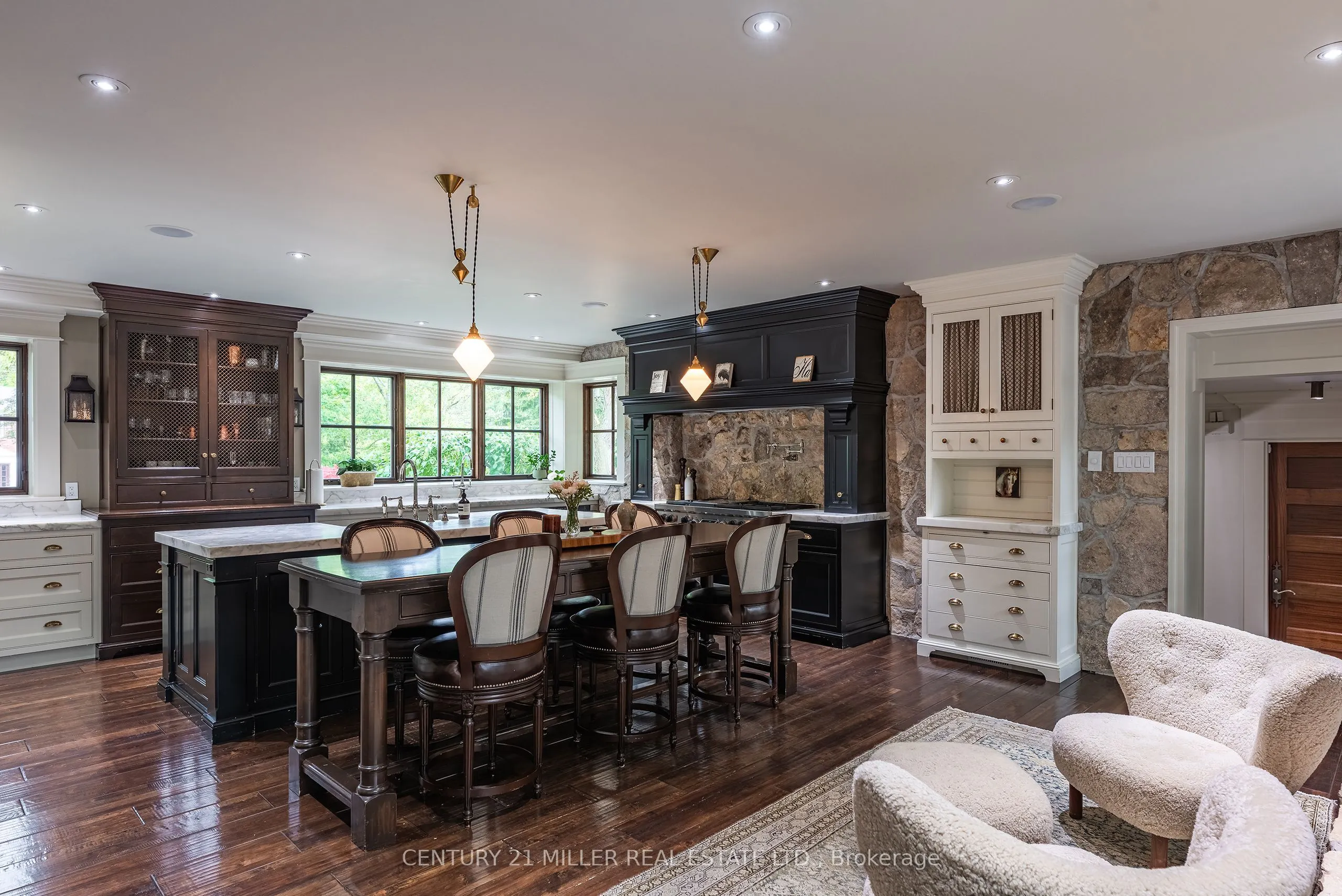 243 Alscot Crescent