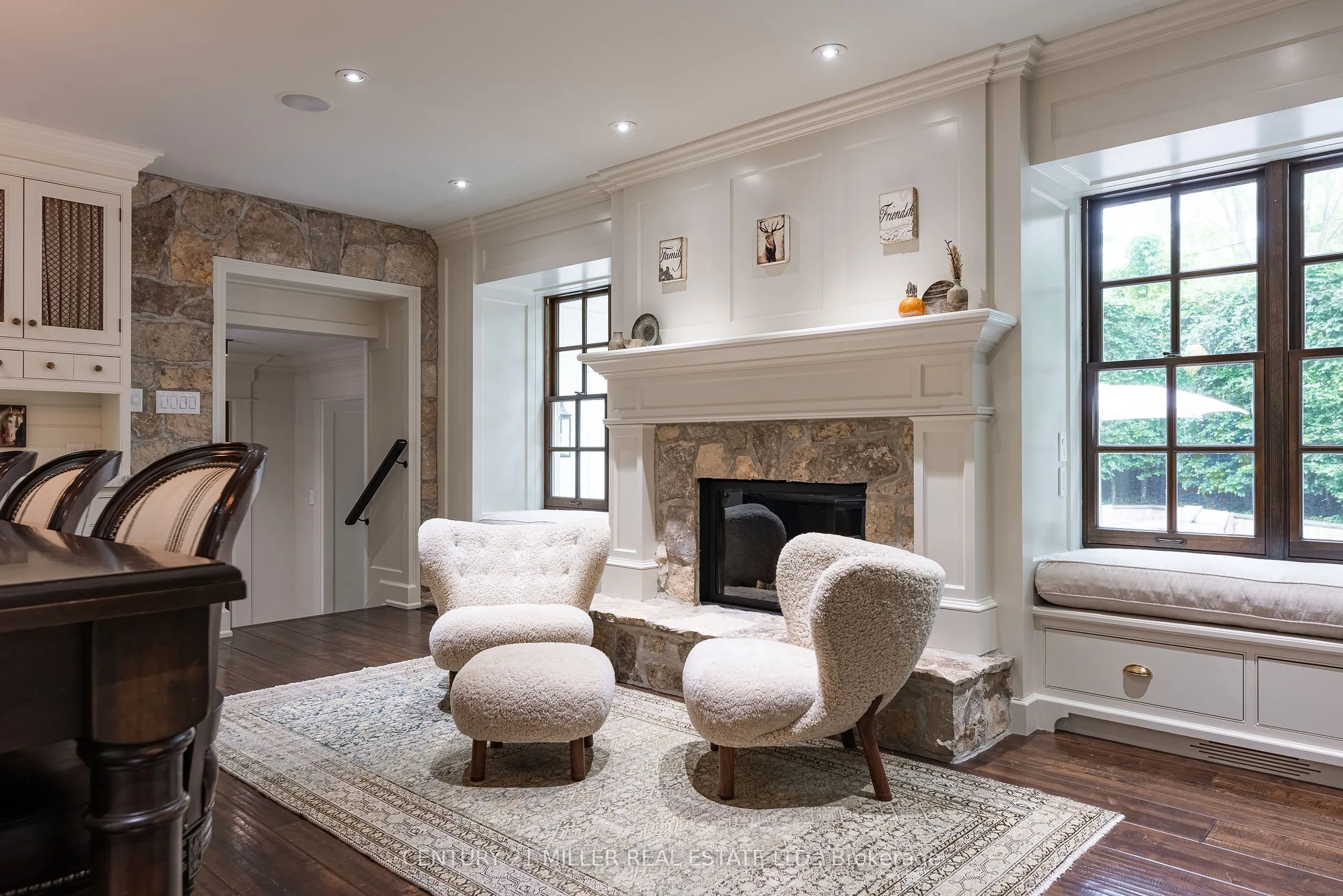 243 Alscot Crescent
