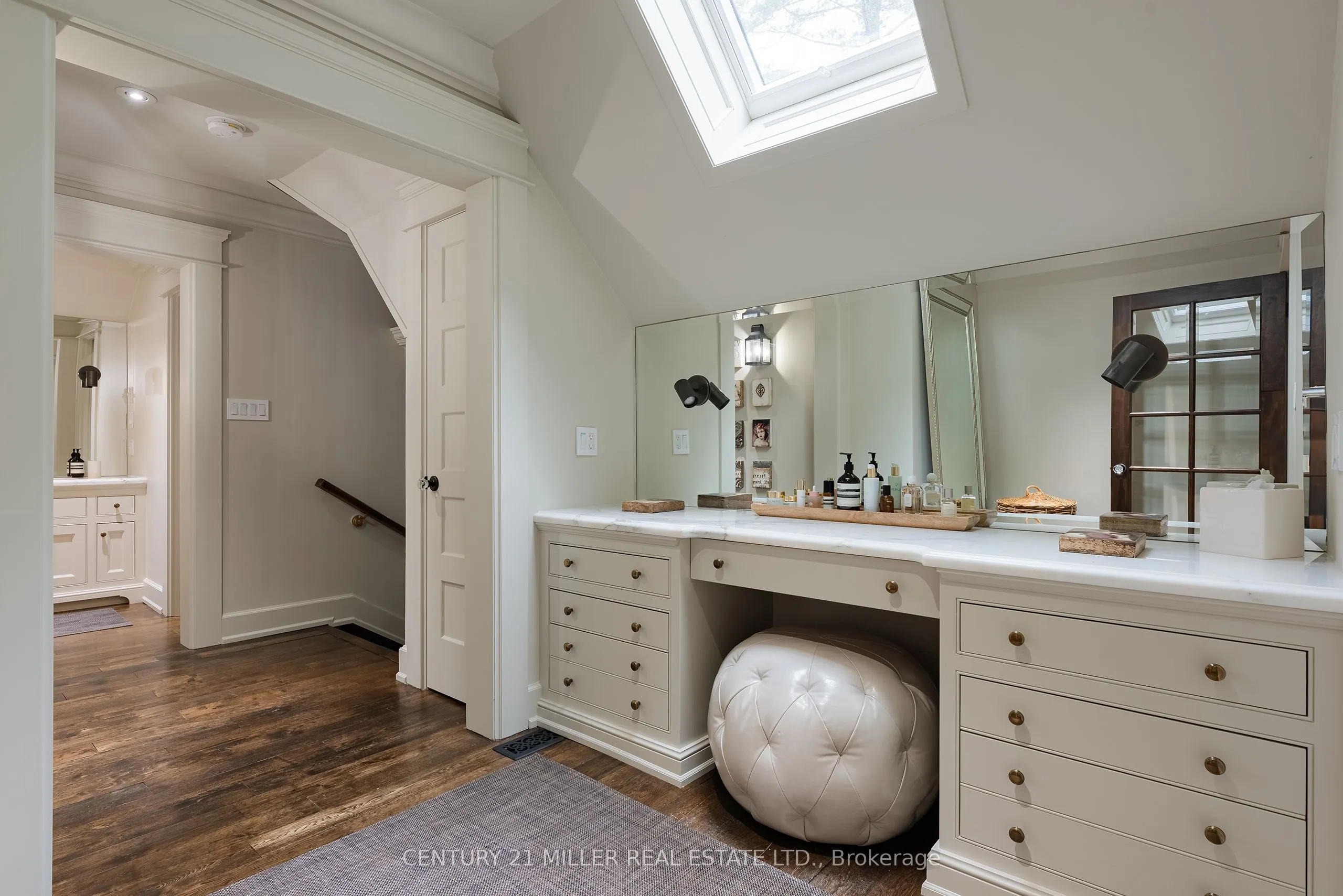 243 Alscot Crescent