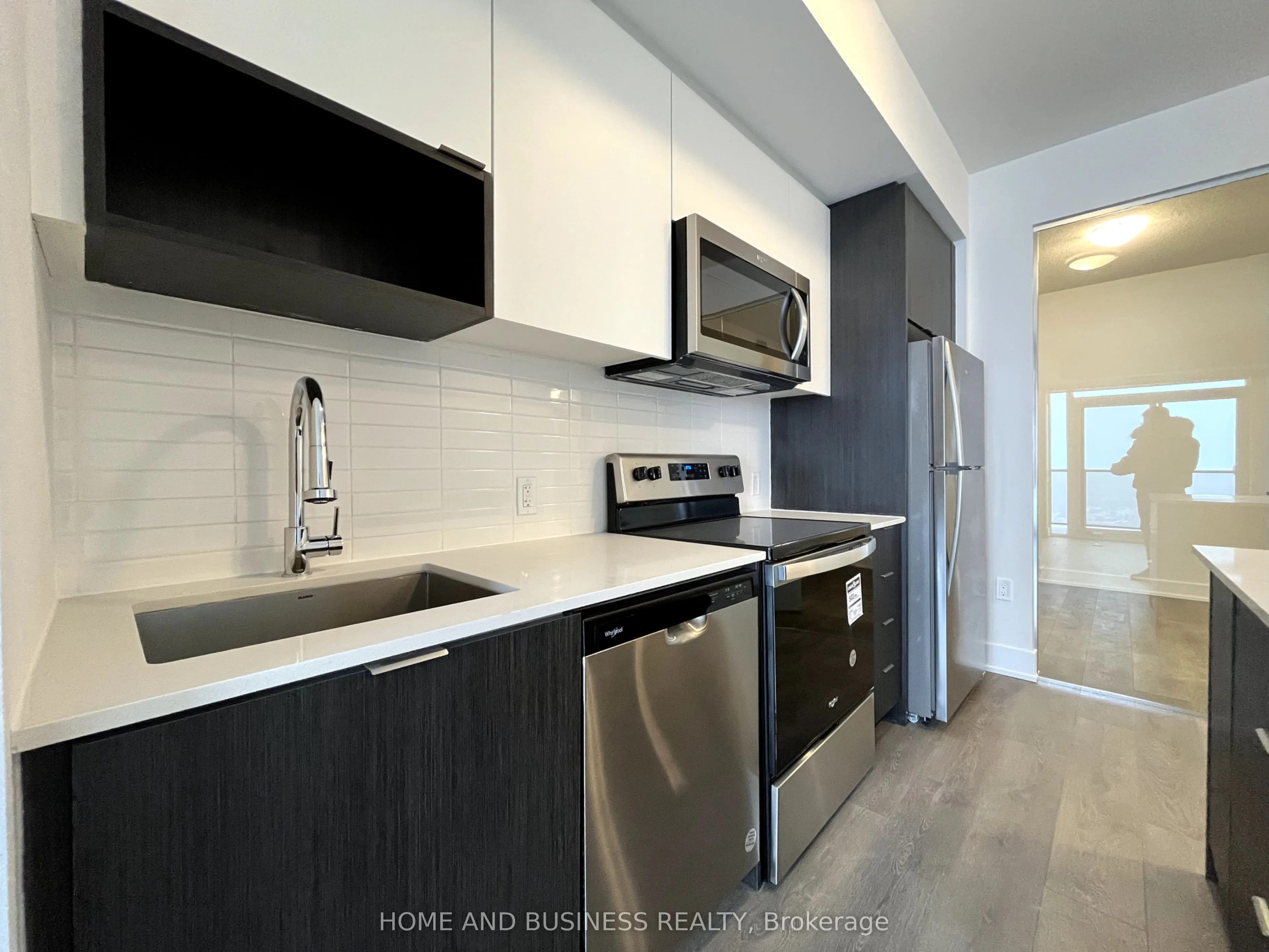 202 Burnhamthorpe Road E, #1908