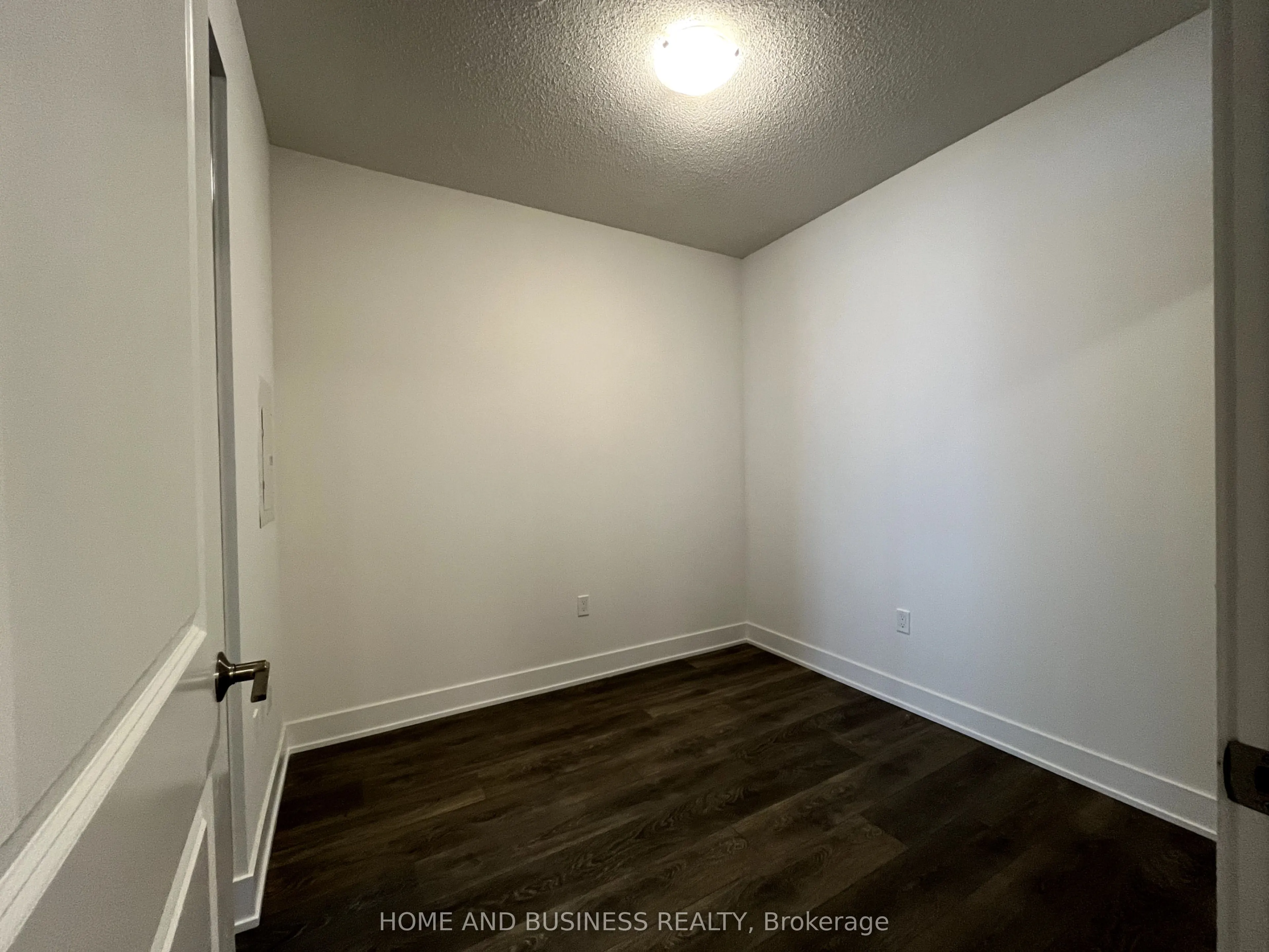 202 Burnhamthorpe Road E, #1908