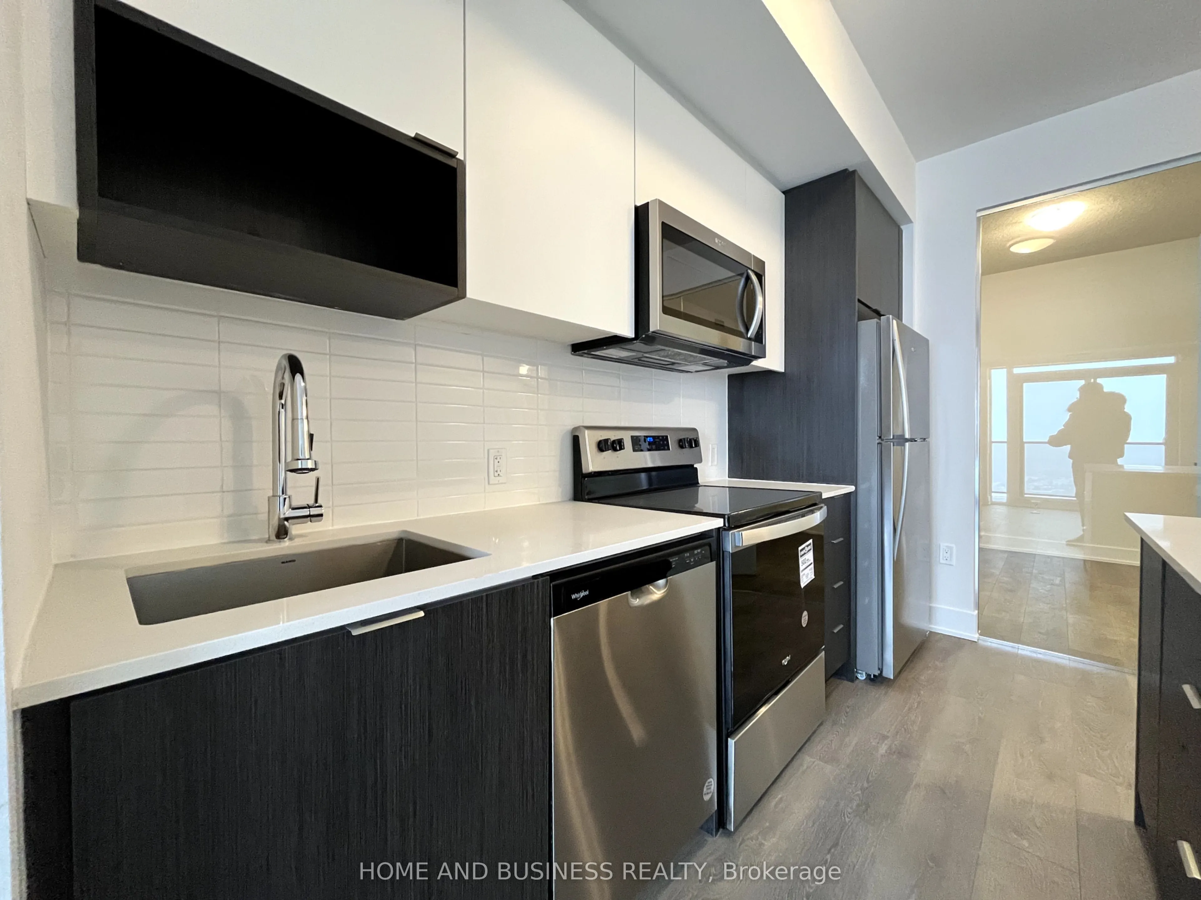 202 Burnhamthorpe Road E, #1908