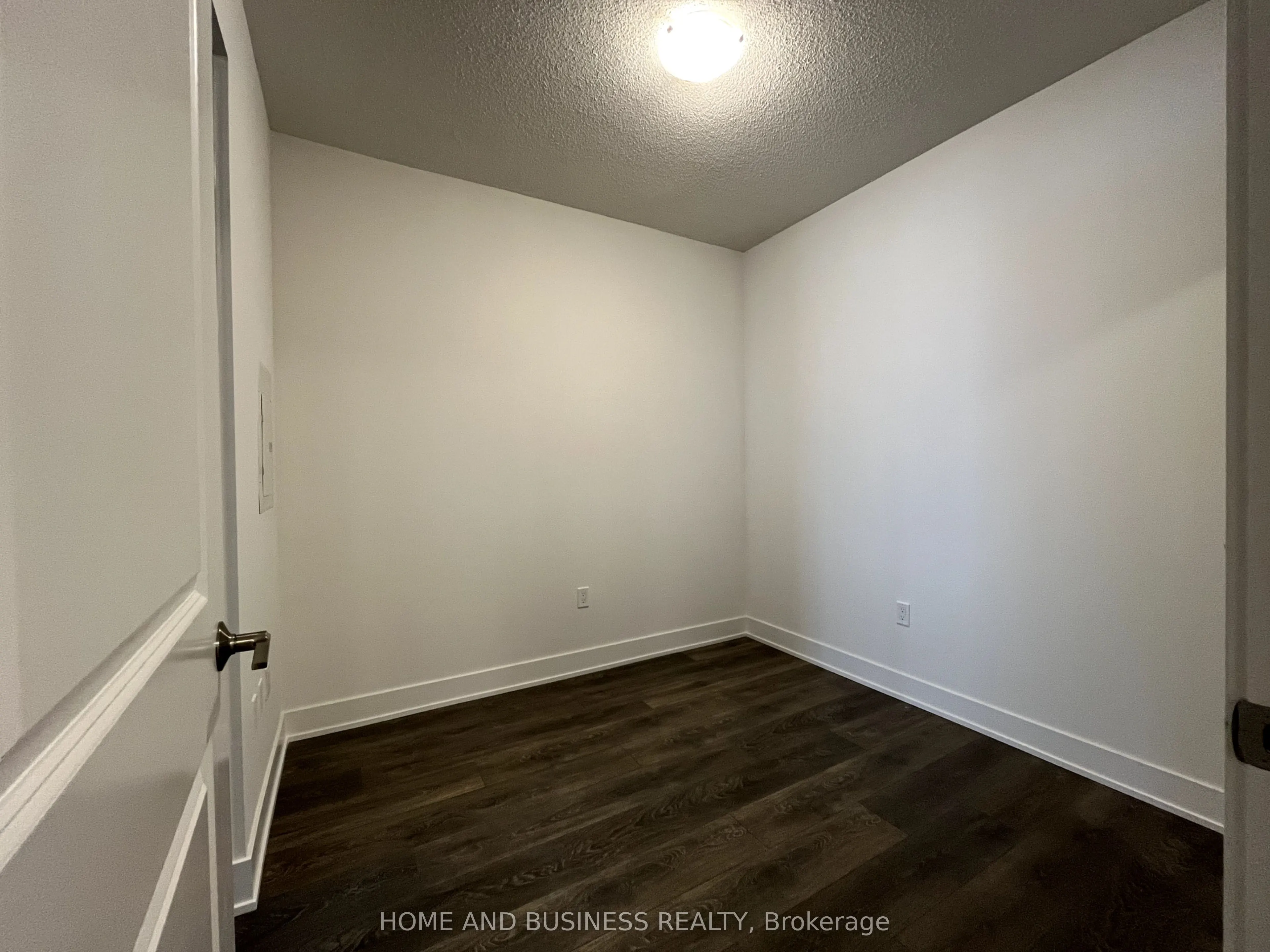 202 Burnhamthorpe Road E, #1908