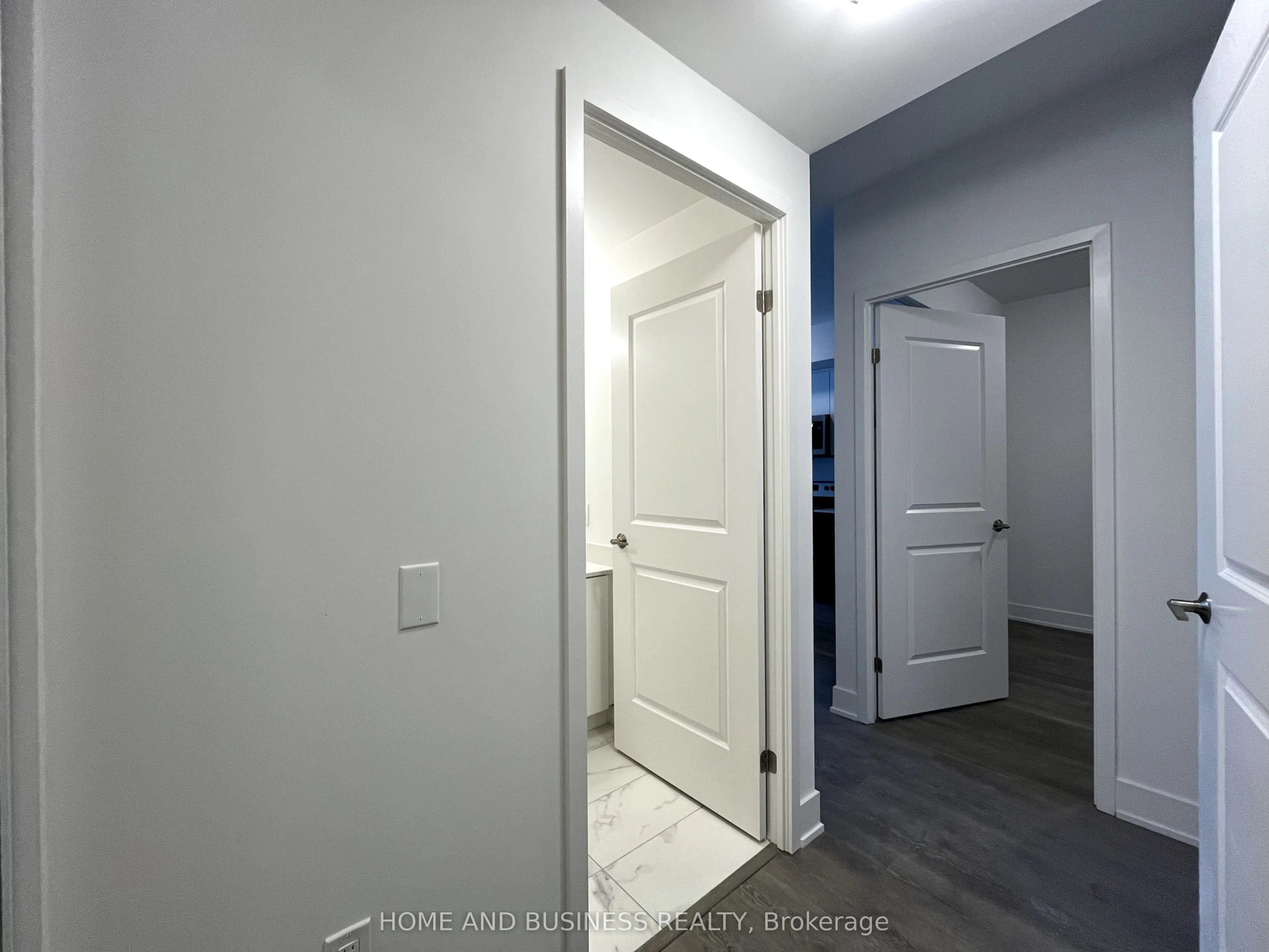 202 Burnhamthorpe Road E, #1908