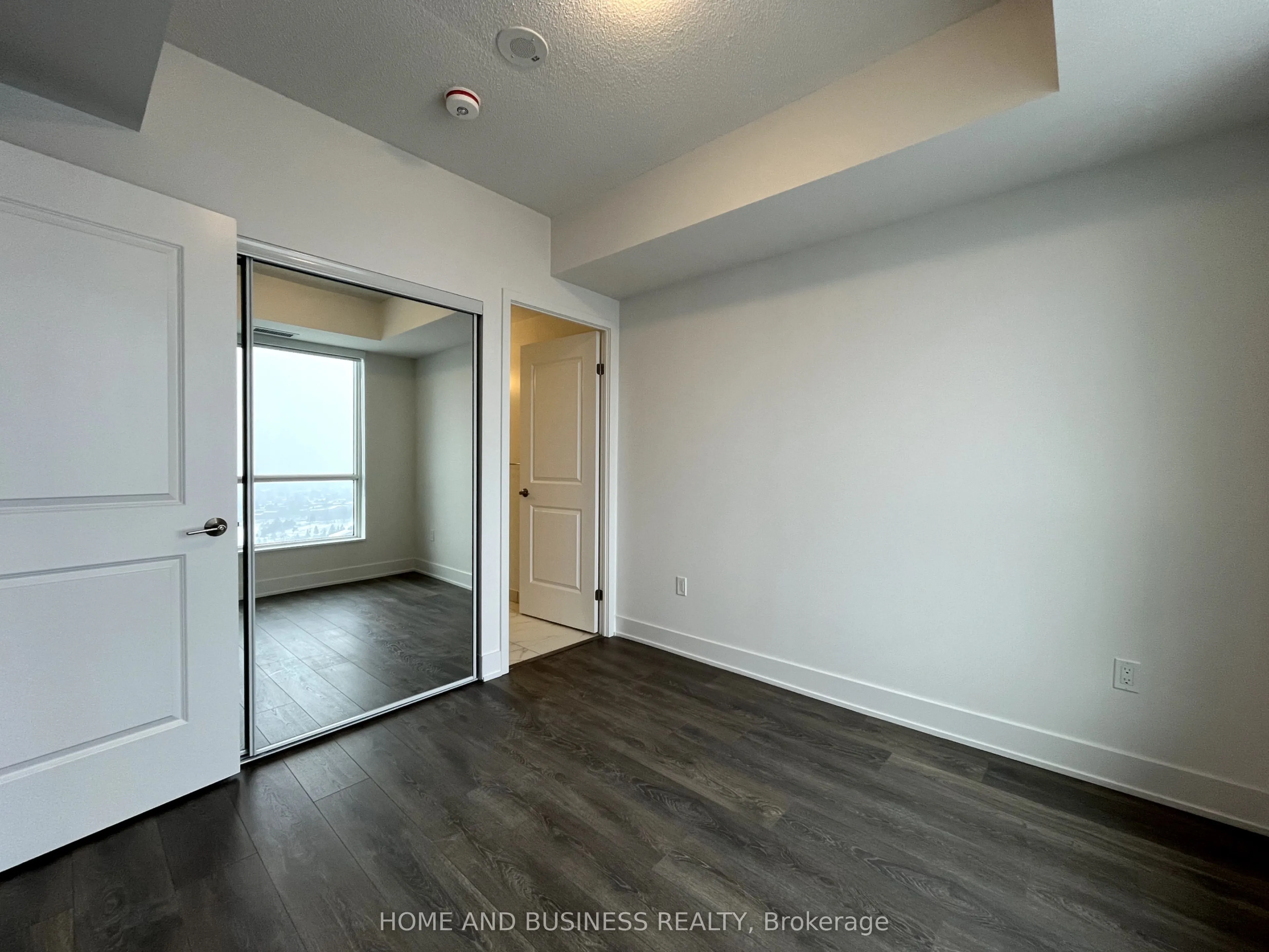 202 Burnhamthorpe Road E, #1908