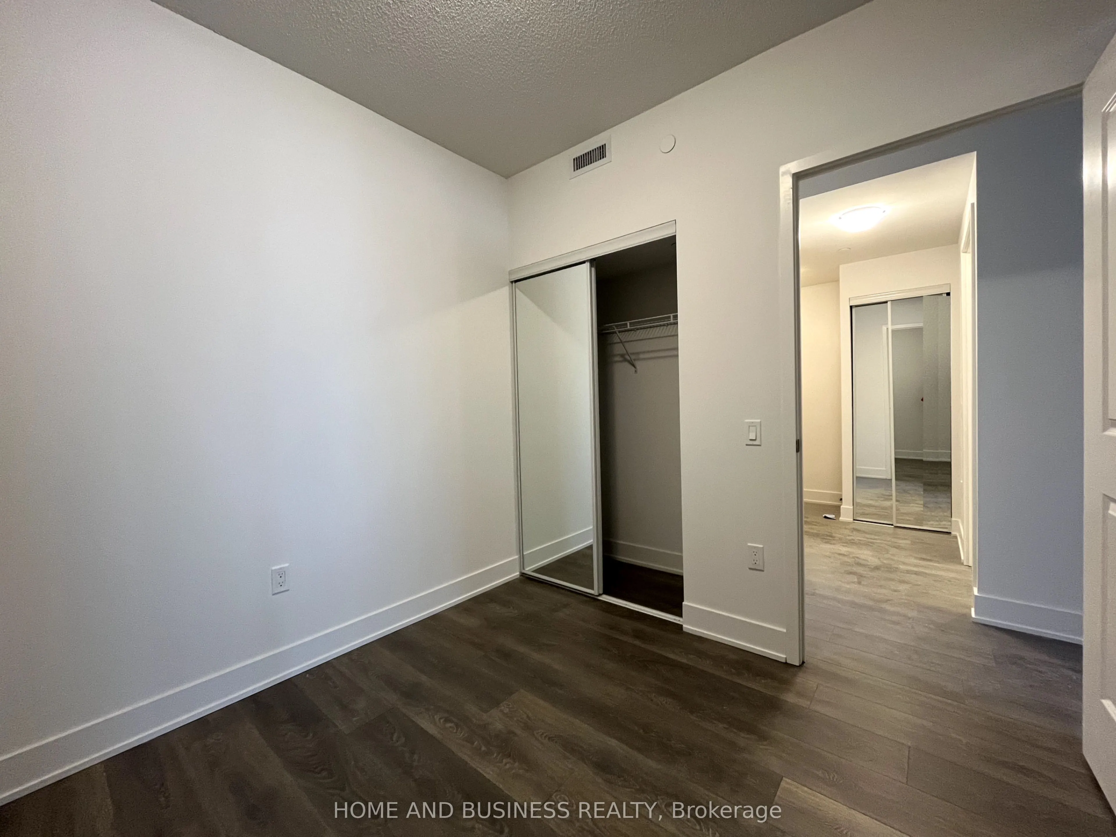 202 Burnhamthorpe Road E, #1908