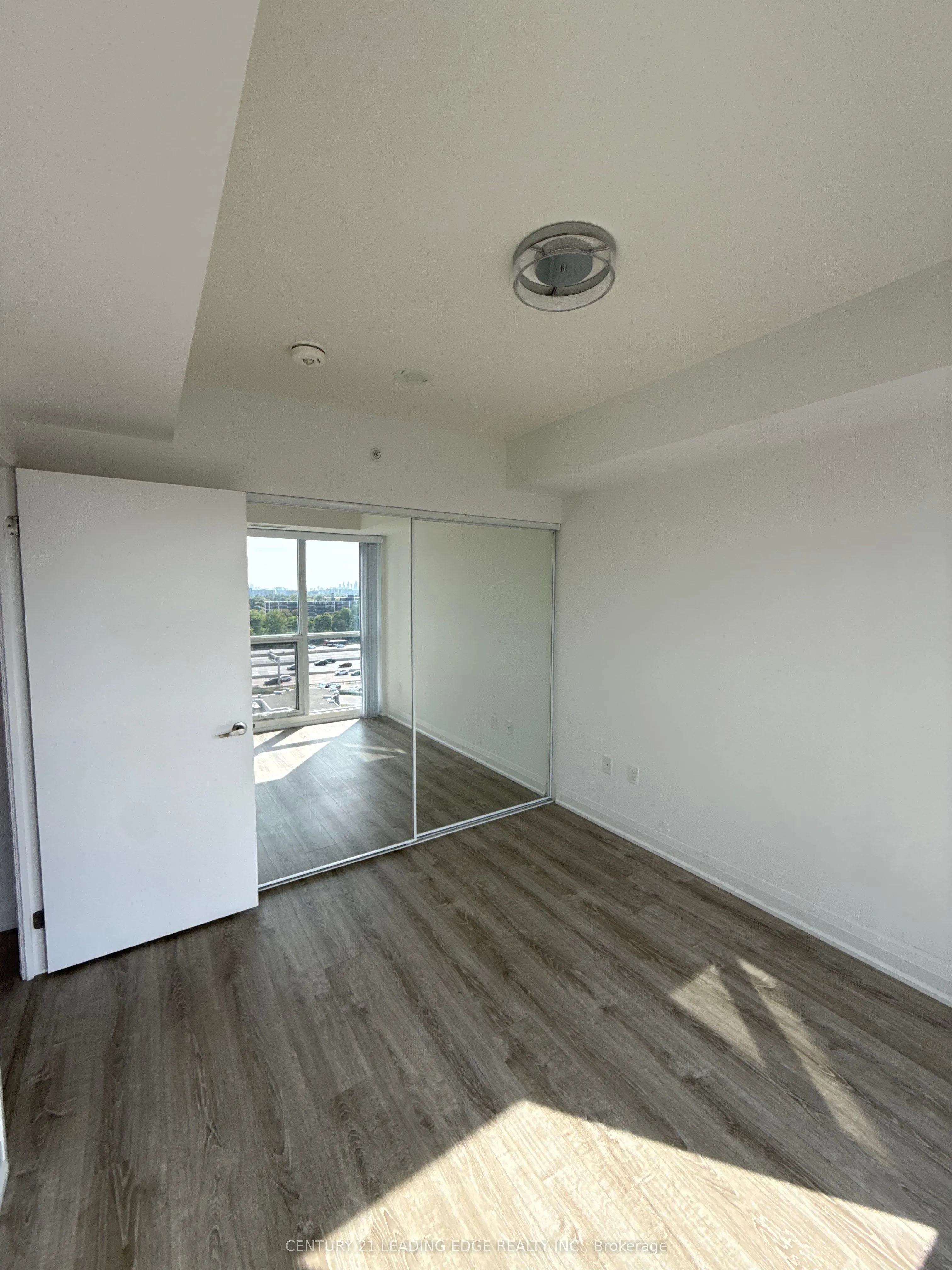 10 Gibbs Road, #901