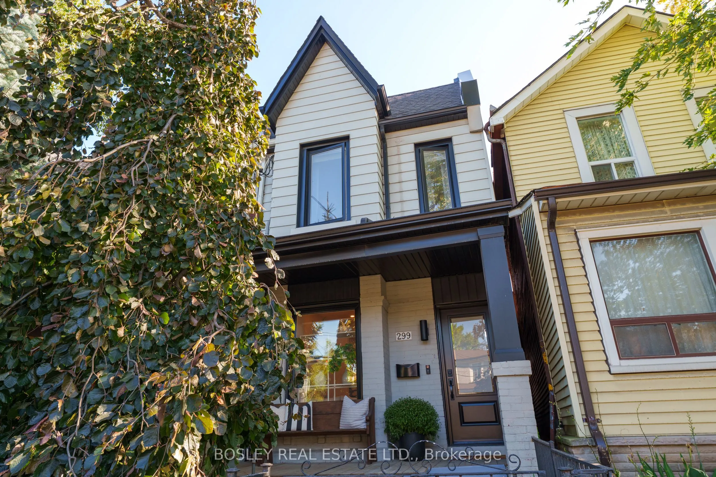 299 Maria Street