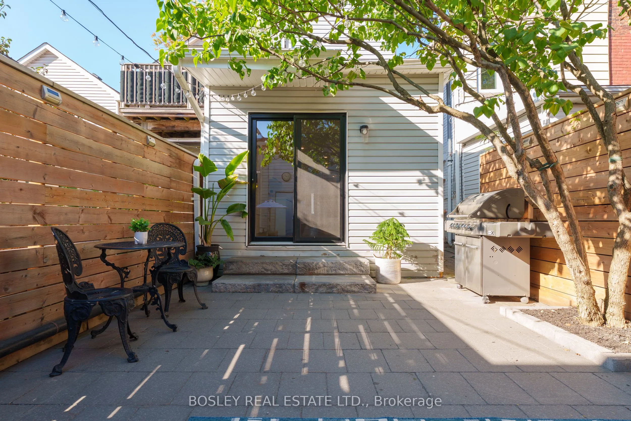 299 Maria Street