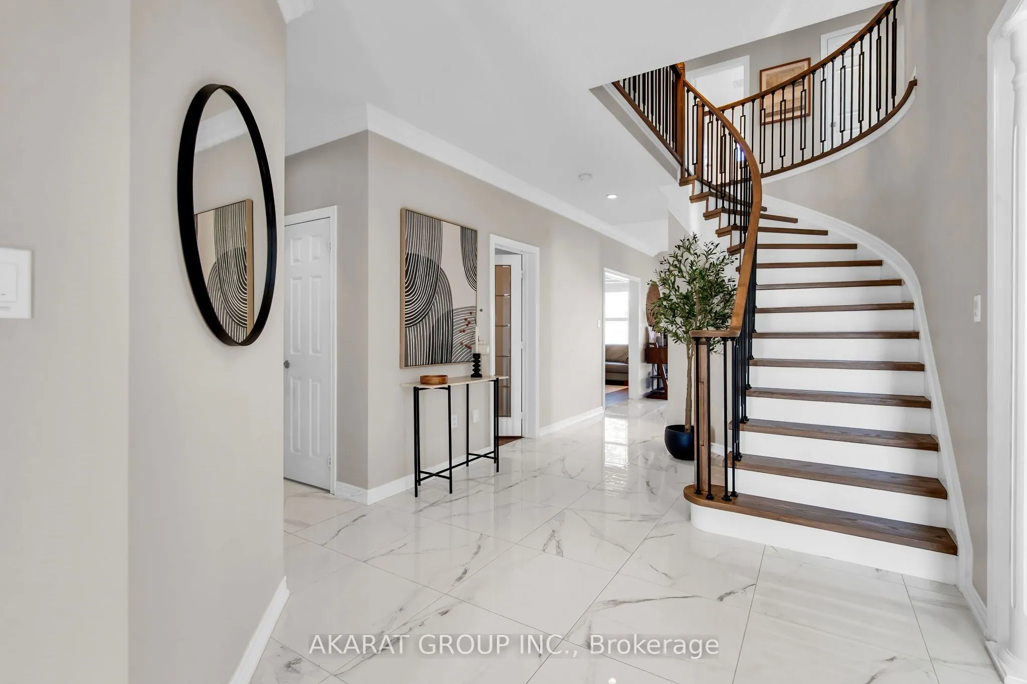 2113 Dalecroft Crescent