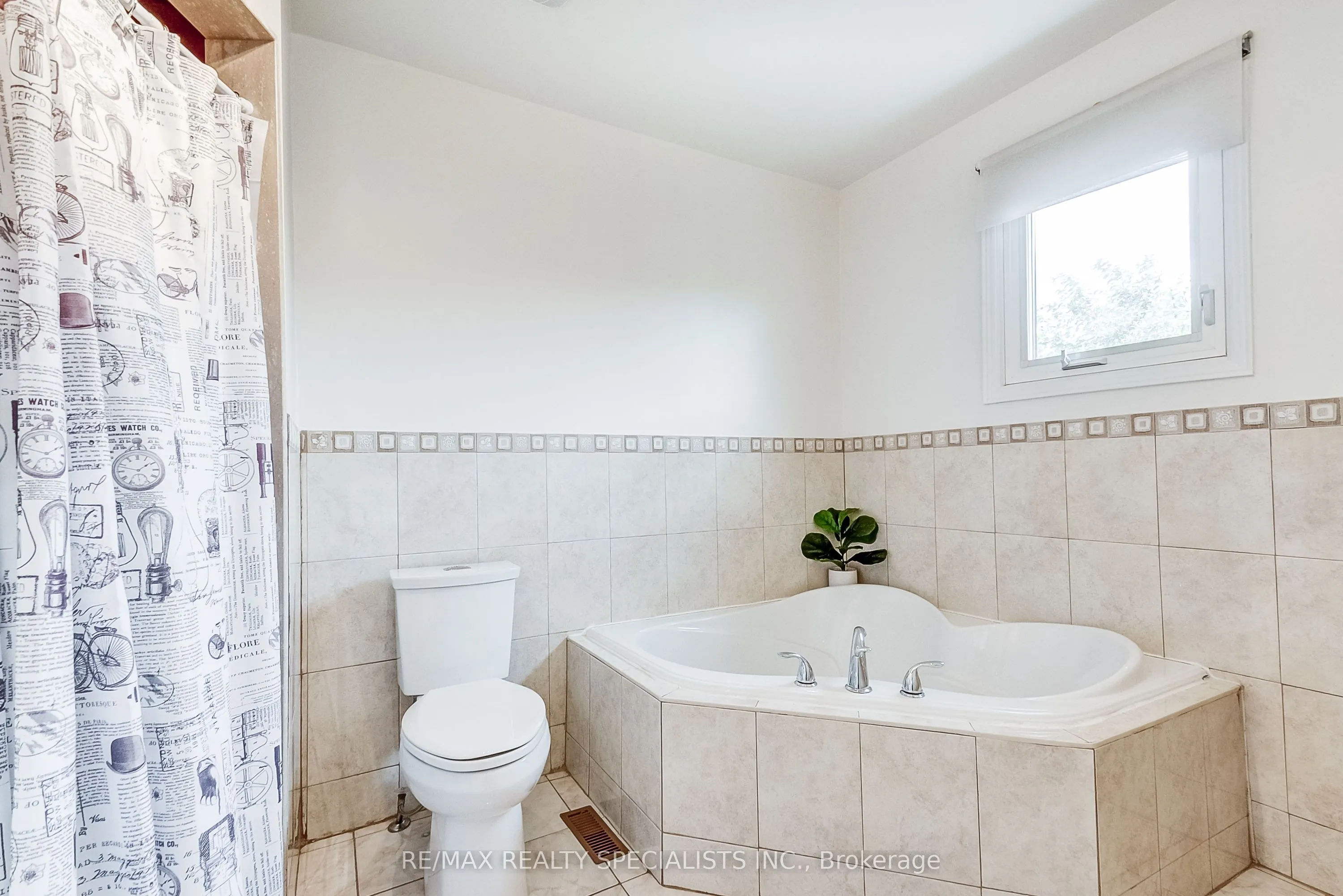 4448 Weymouth Commons Crescent
