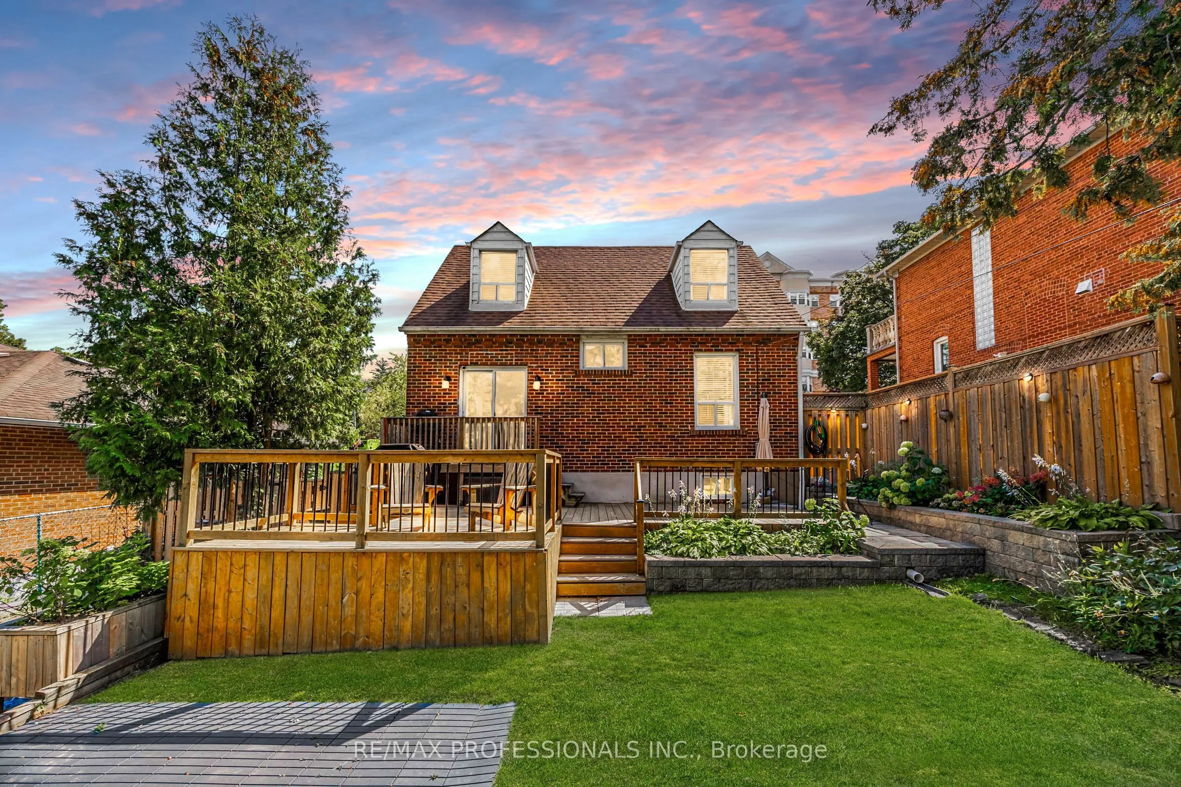 2236 Lawrence Avenue W