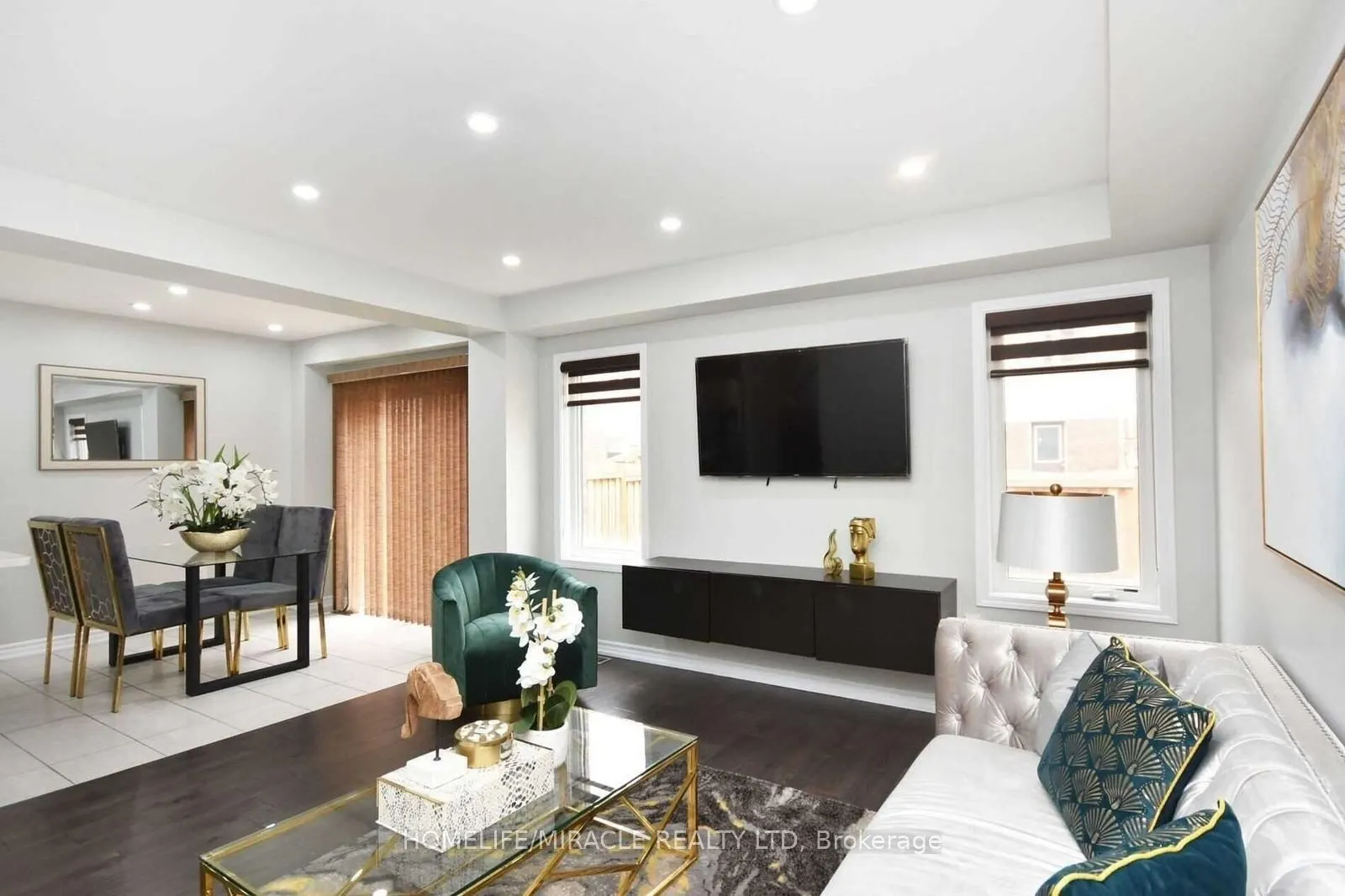 11 BANNISTER Crescent