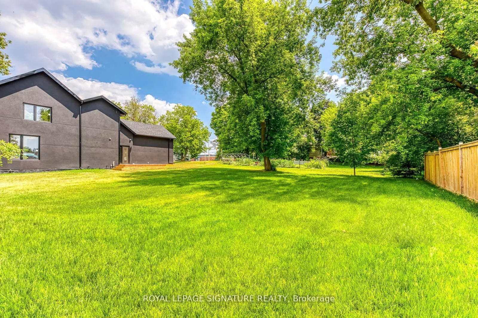11024 Trafalgar Road