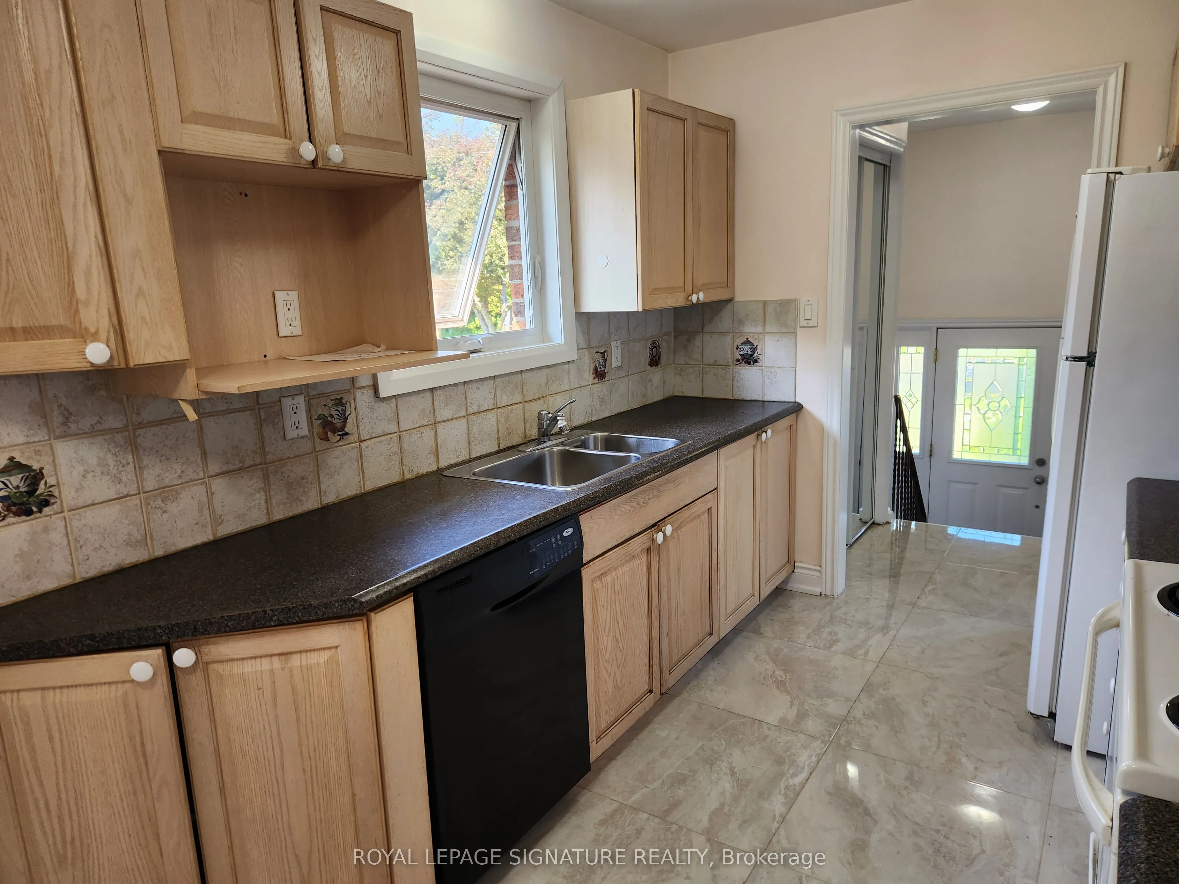 3334 Tallmast Crescent