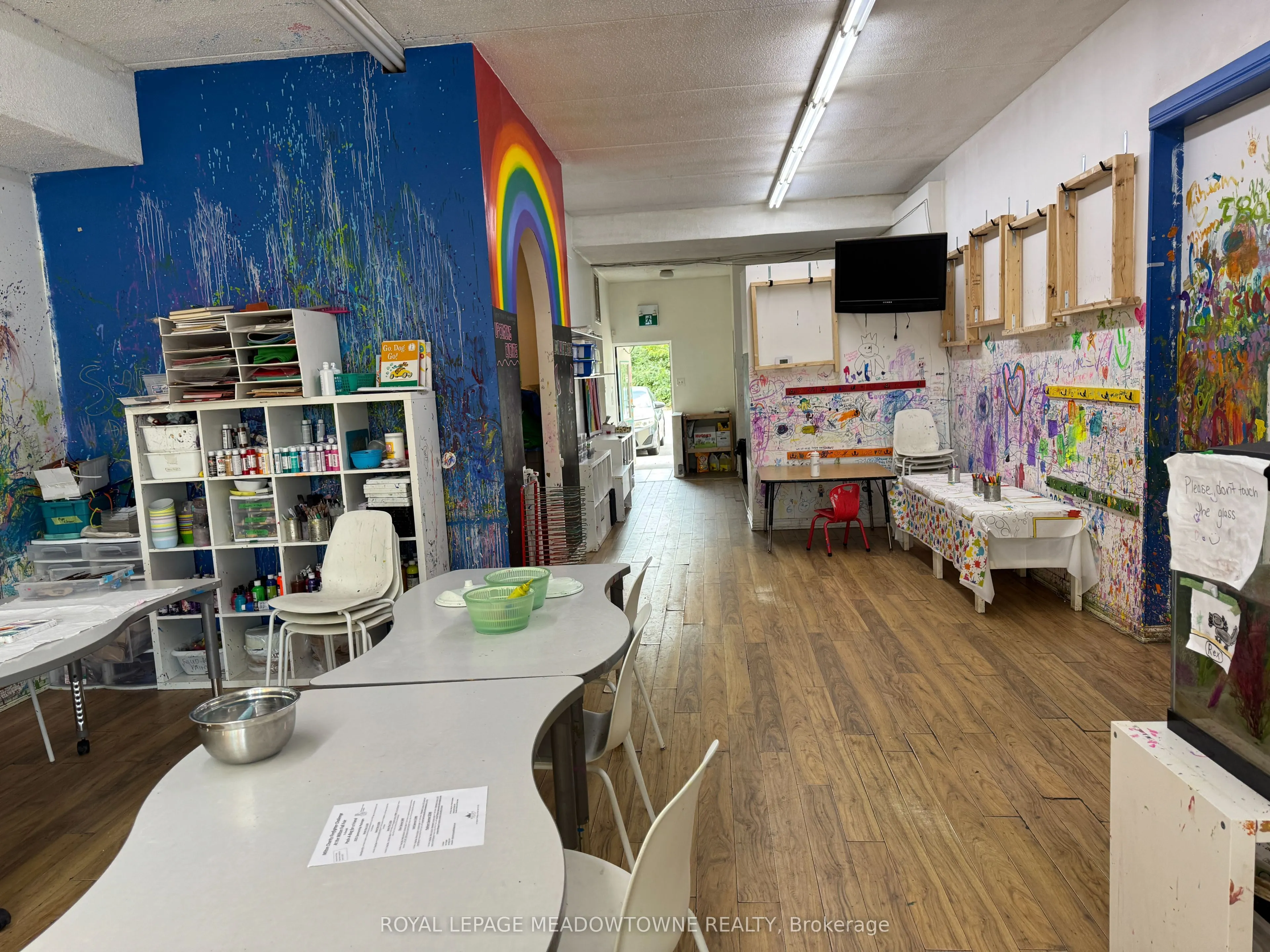 359 Main Street E