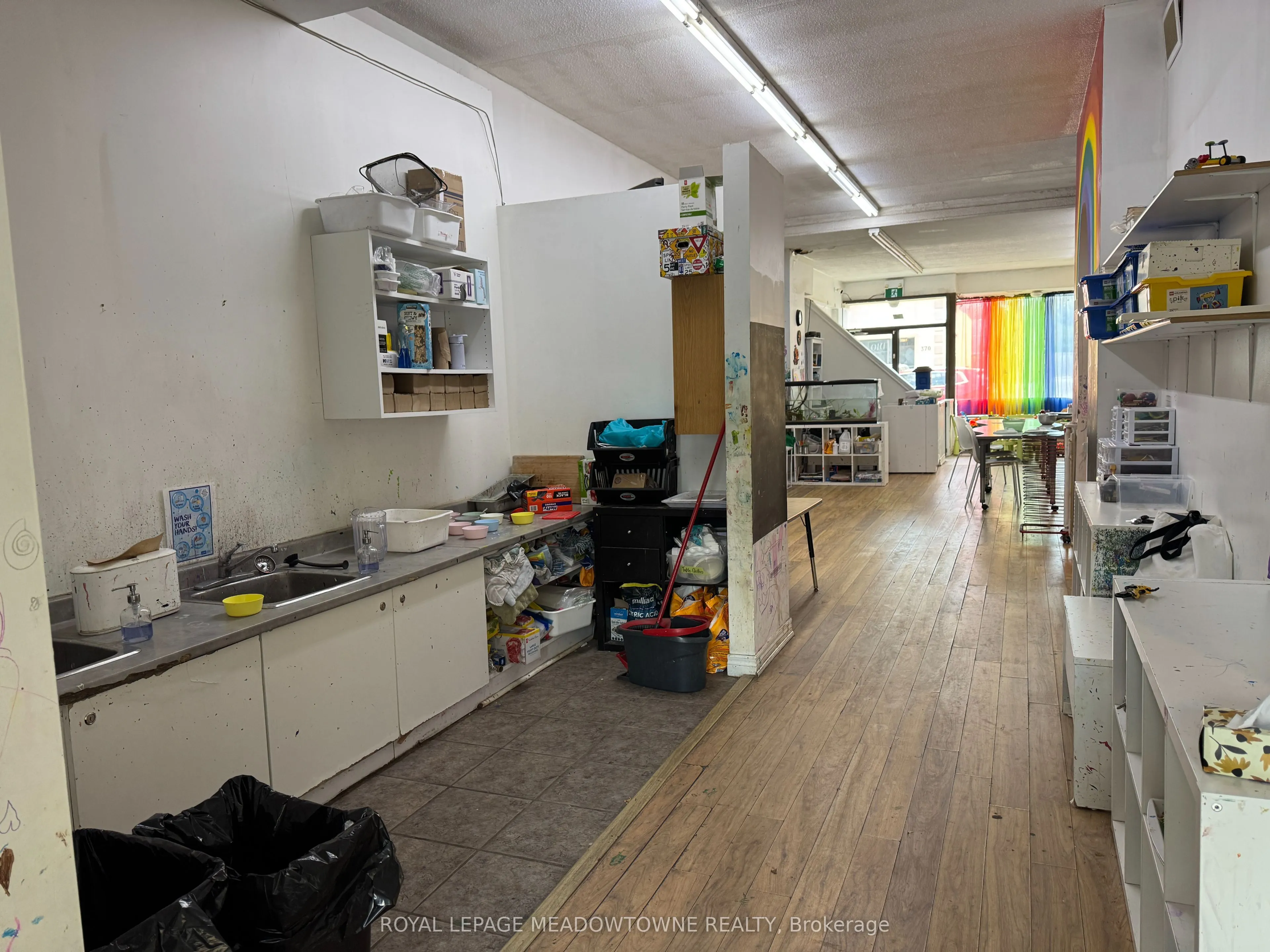 359 Main Street E