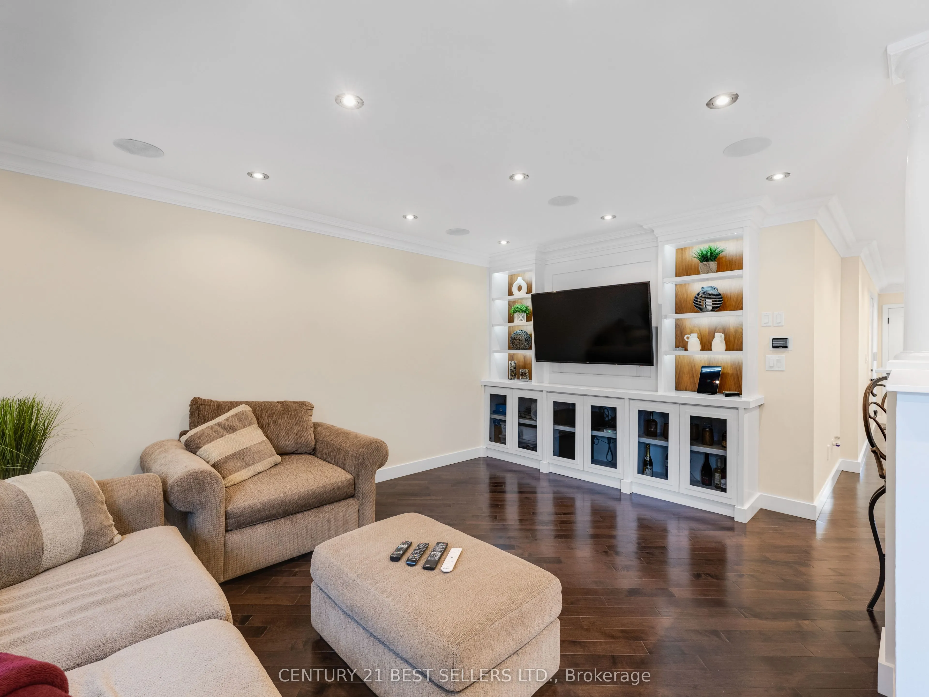 643 Porter Way