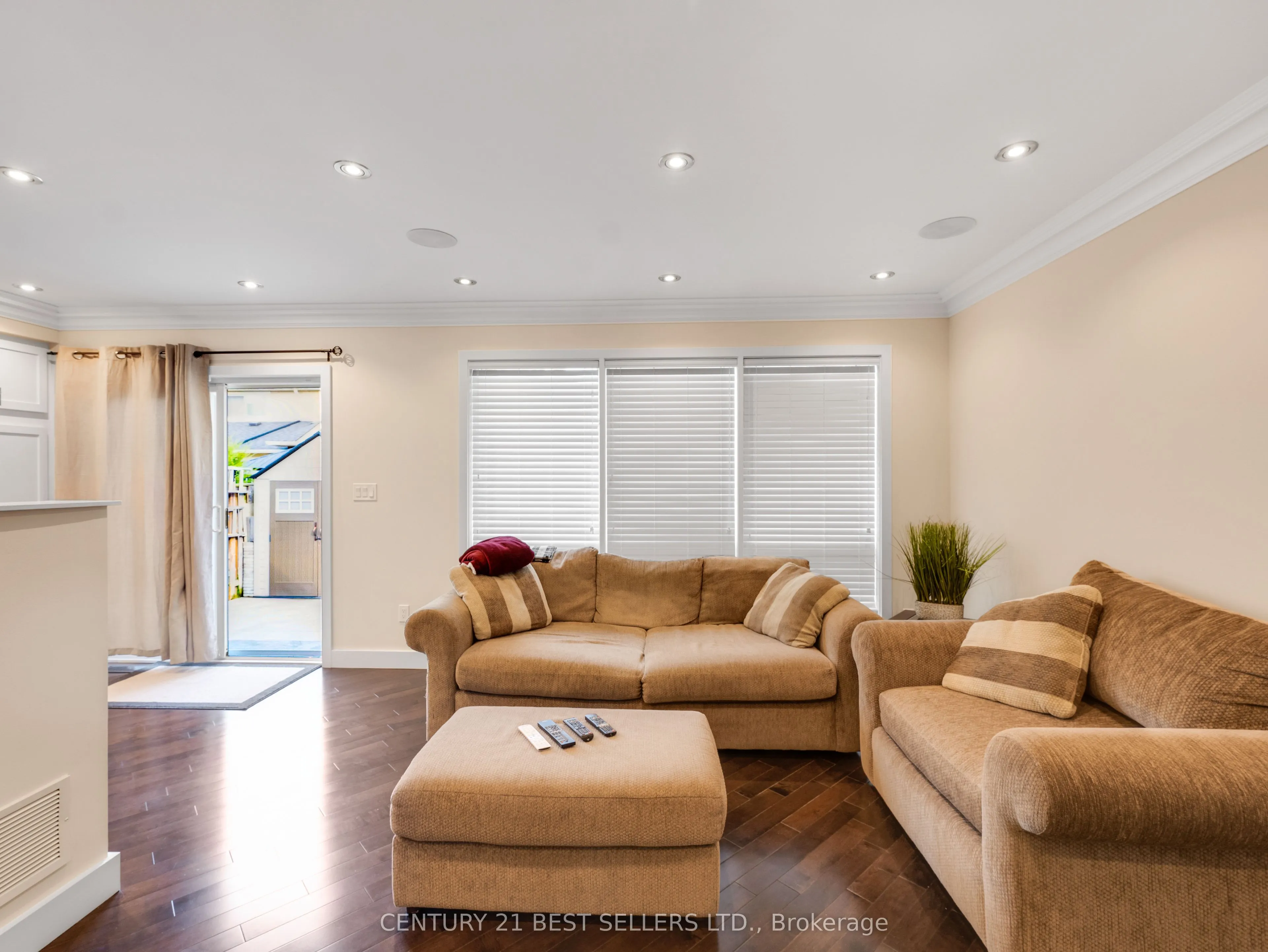 643 Porter Way