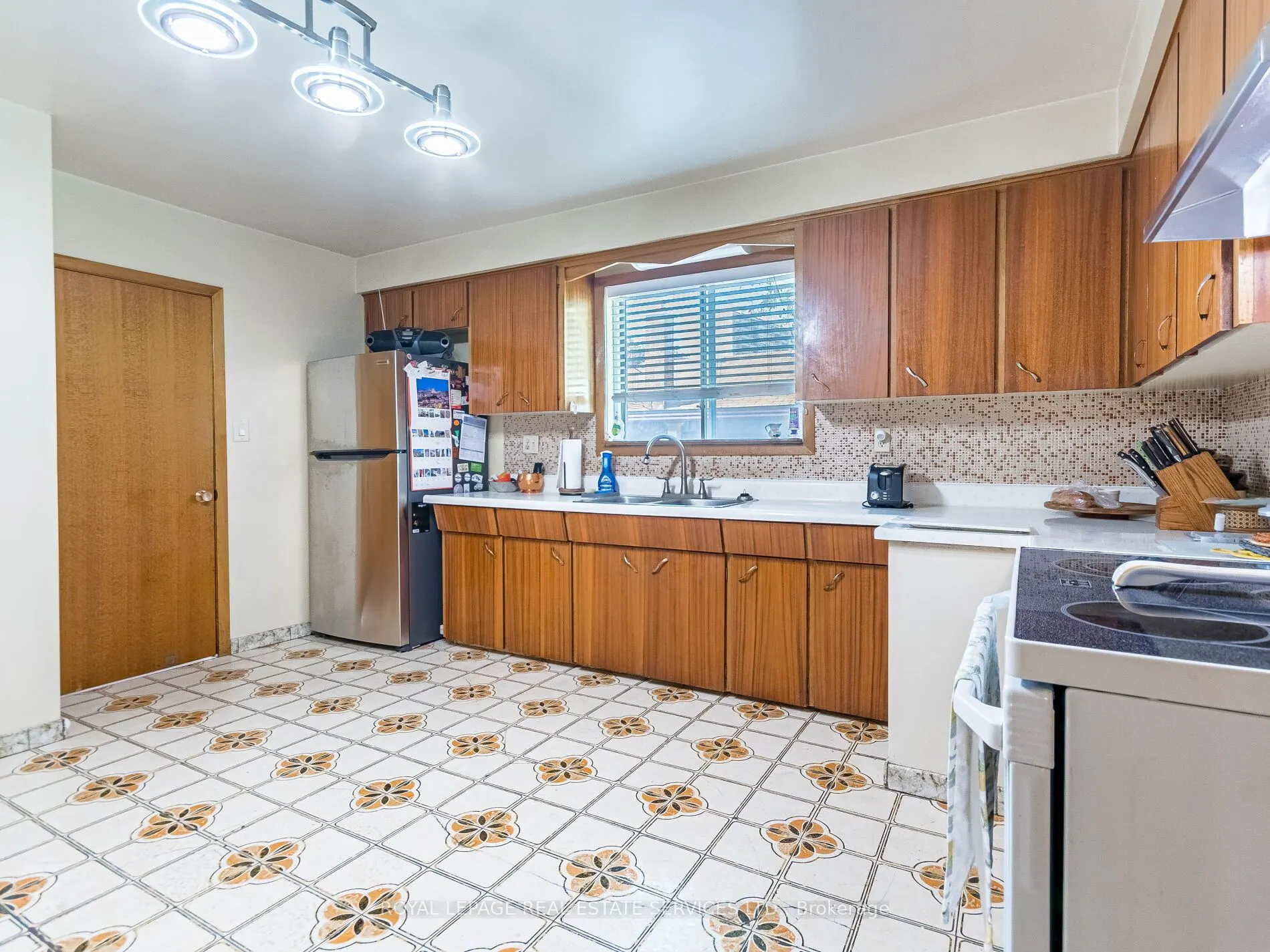 14 Austrey Court