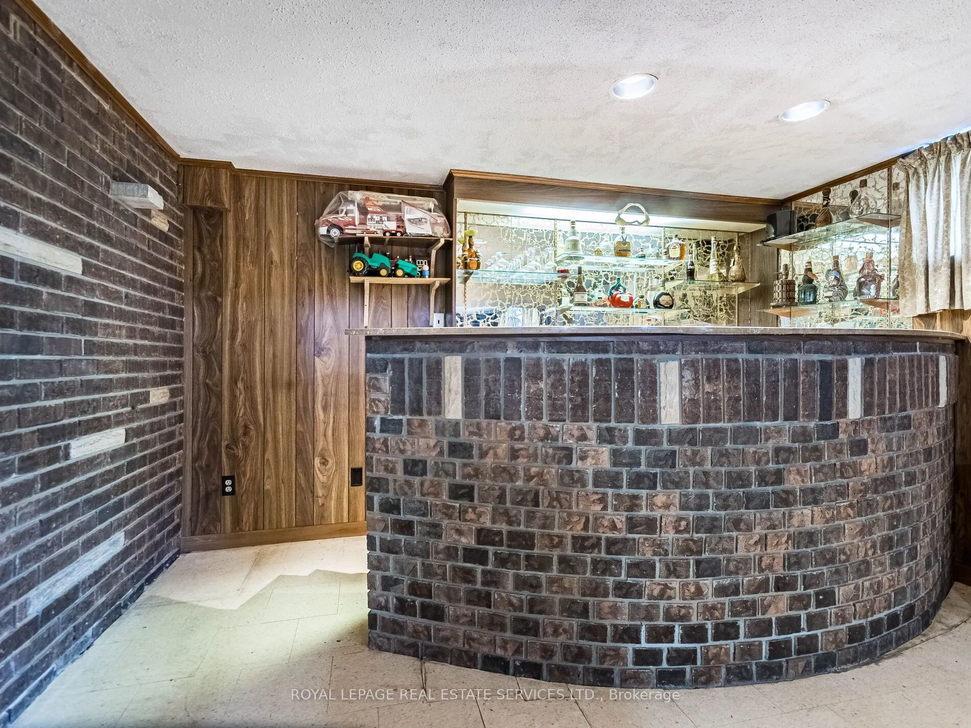 14 Austrey Court