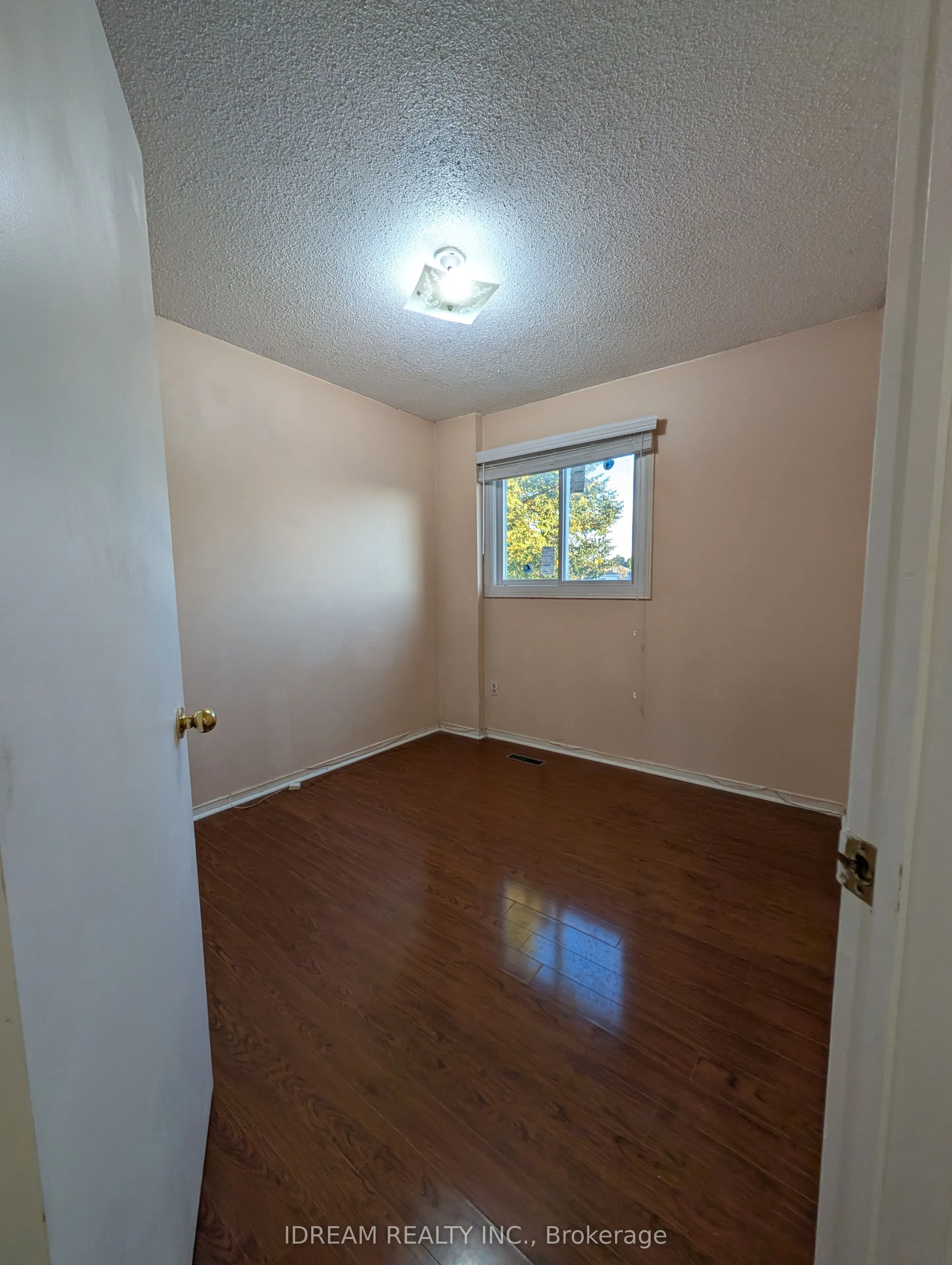 12 Saddlecreek Court, #Upper