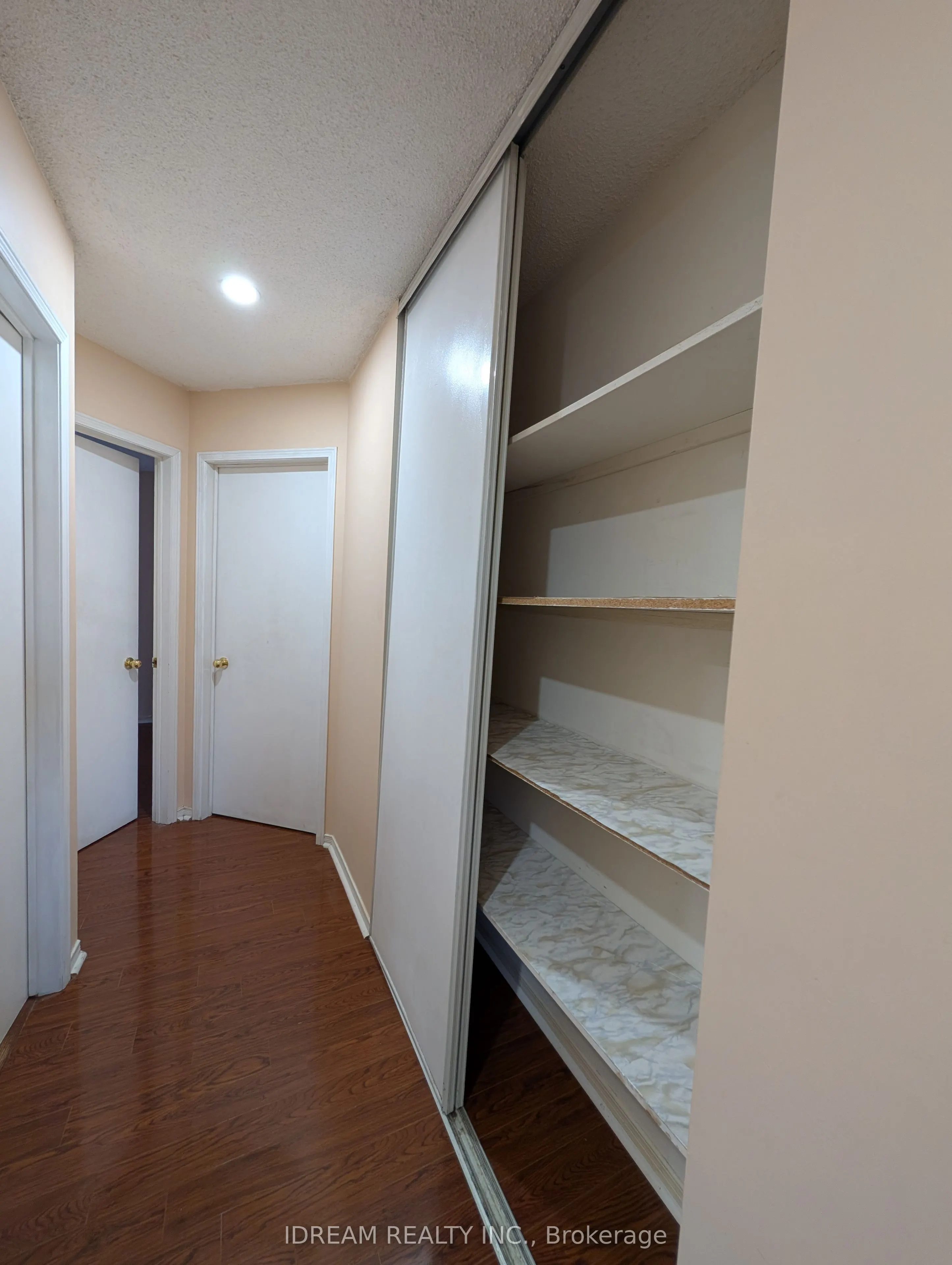 12 Saddlecreek Court, #Upper