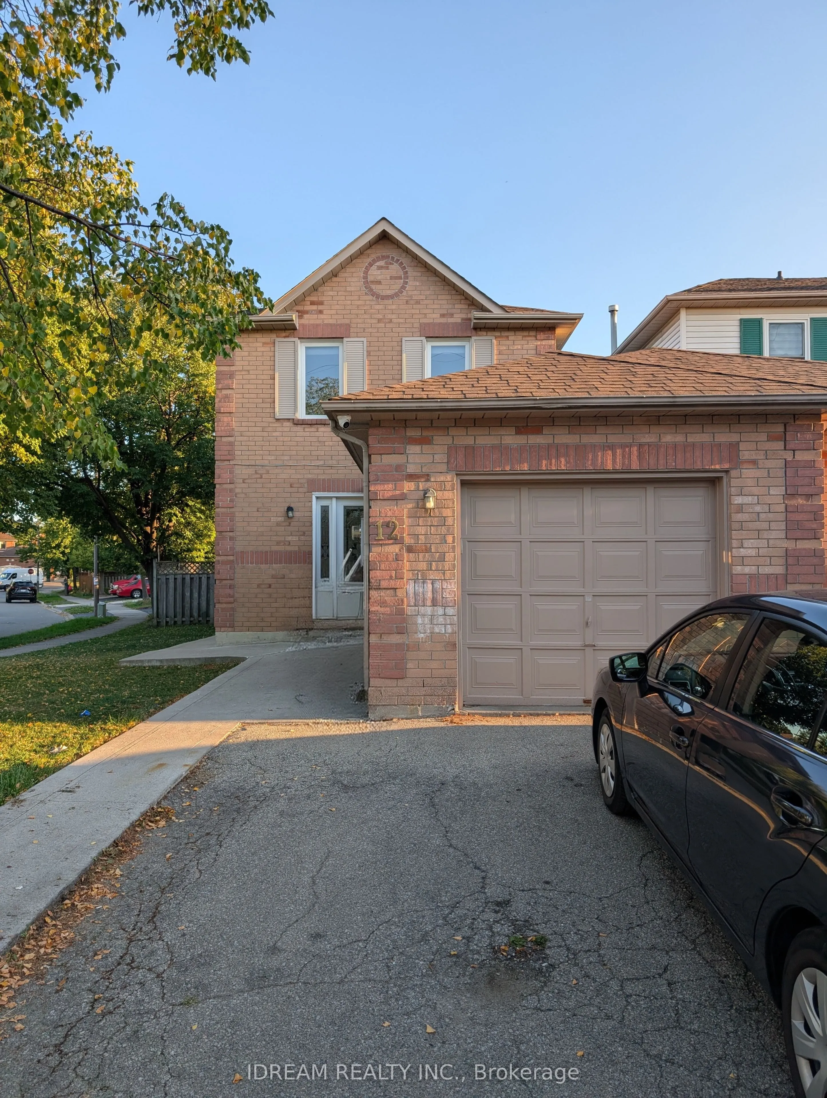 12 Saddlecreek Court, #Upper
