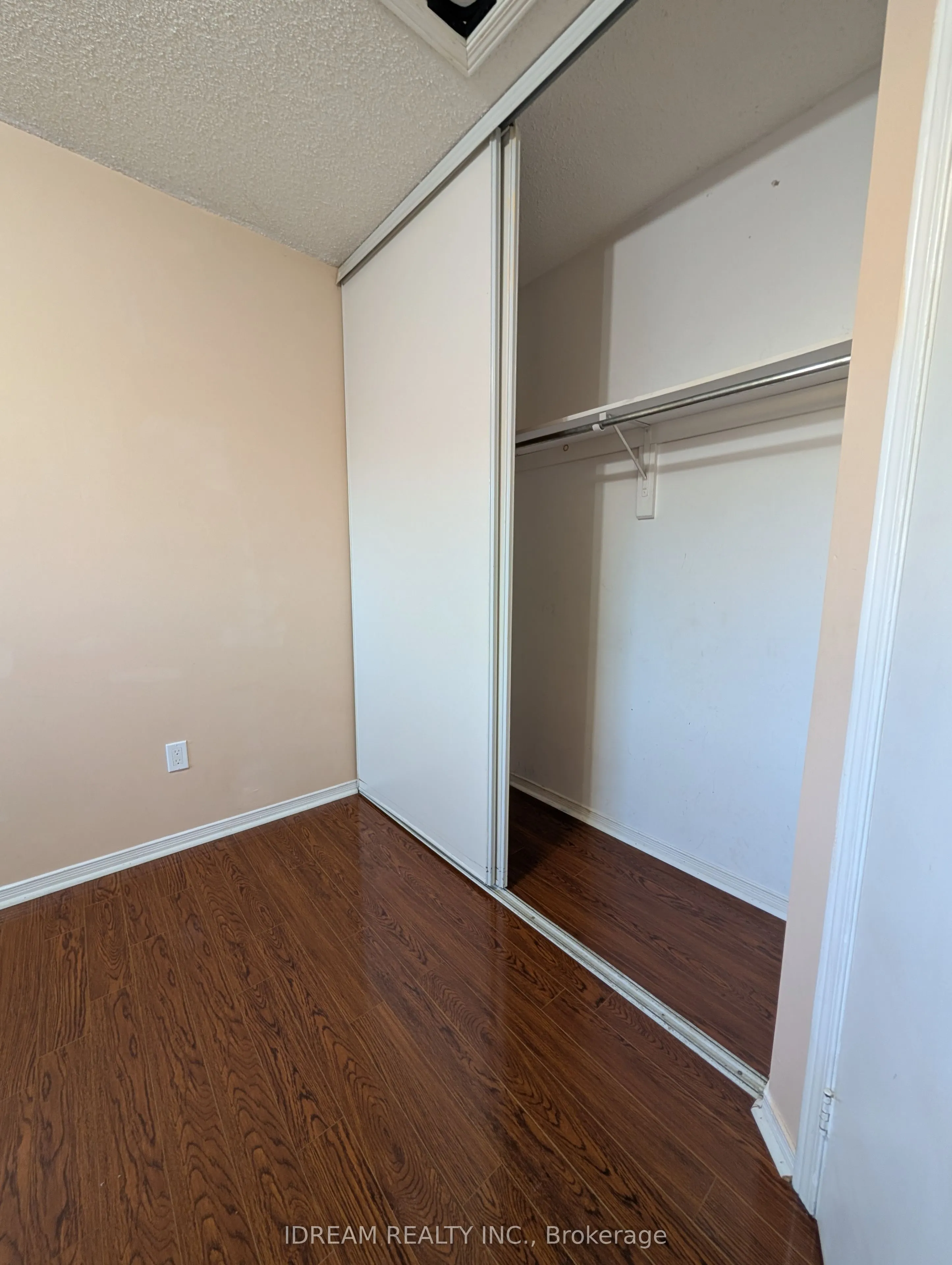 12 Saddlecreek Court, #Upper