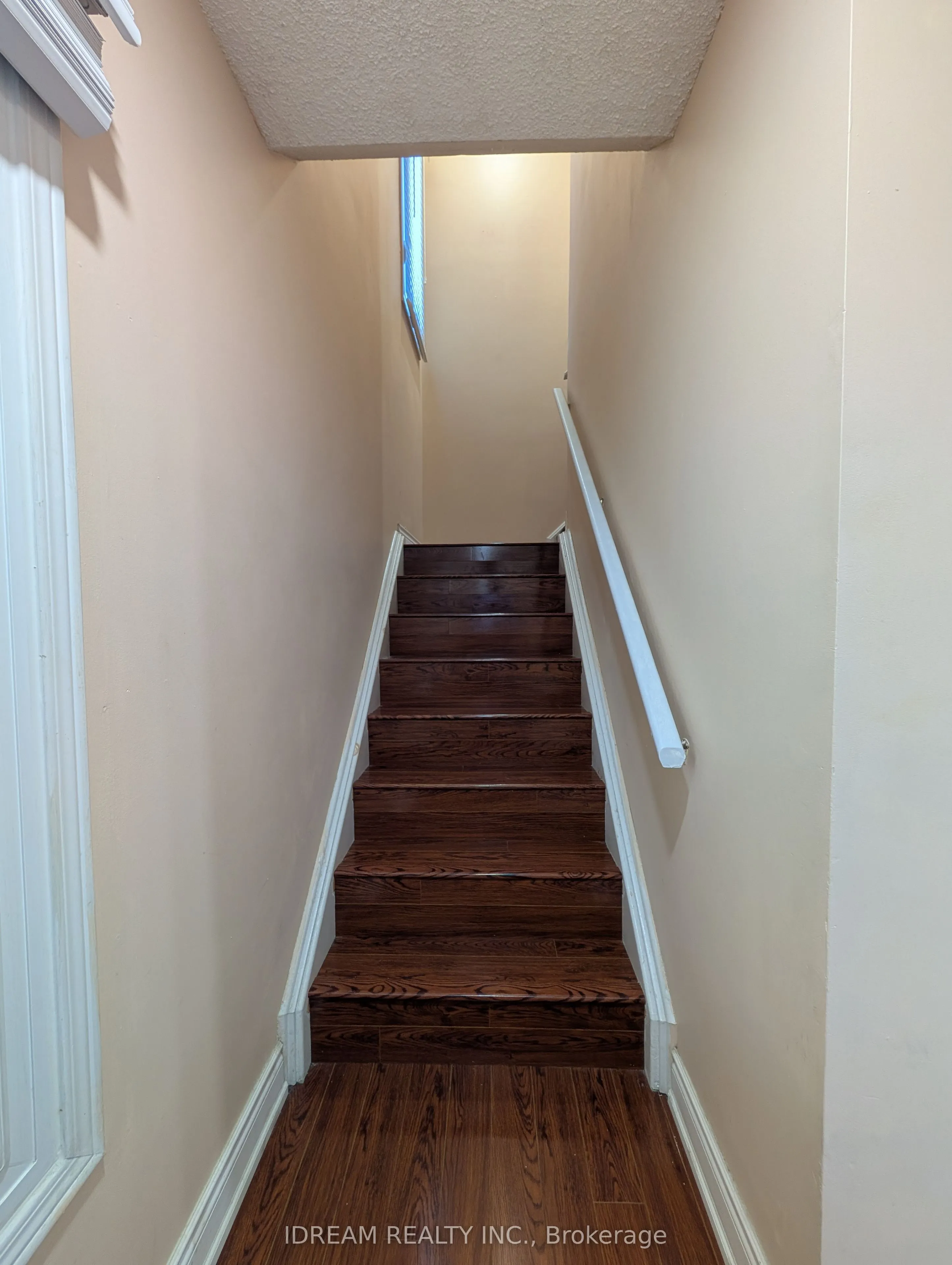 12 Saddlecreek Court, #Upper