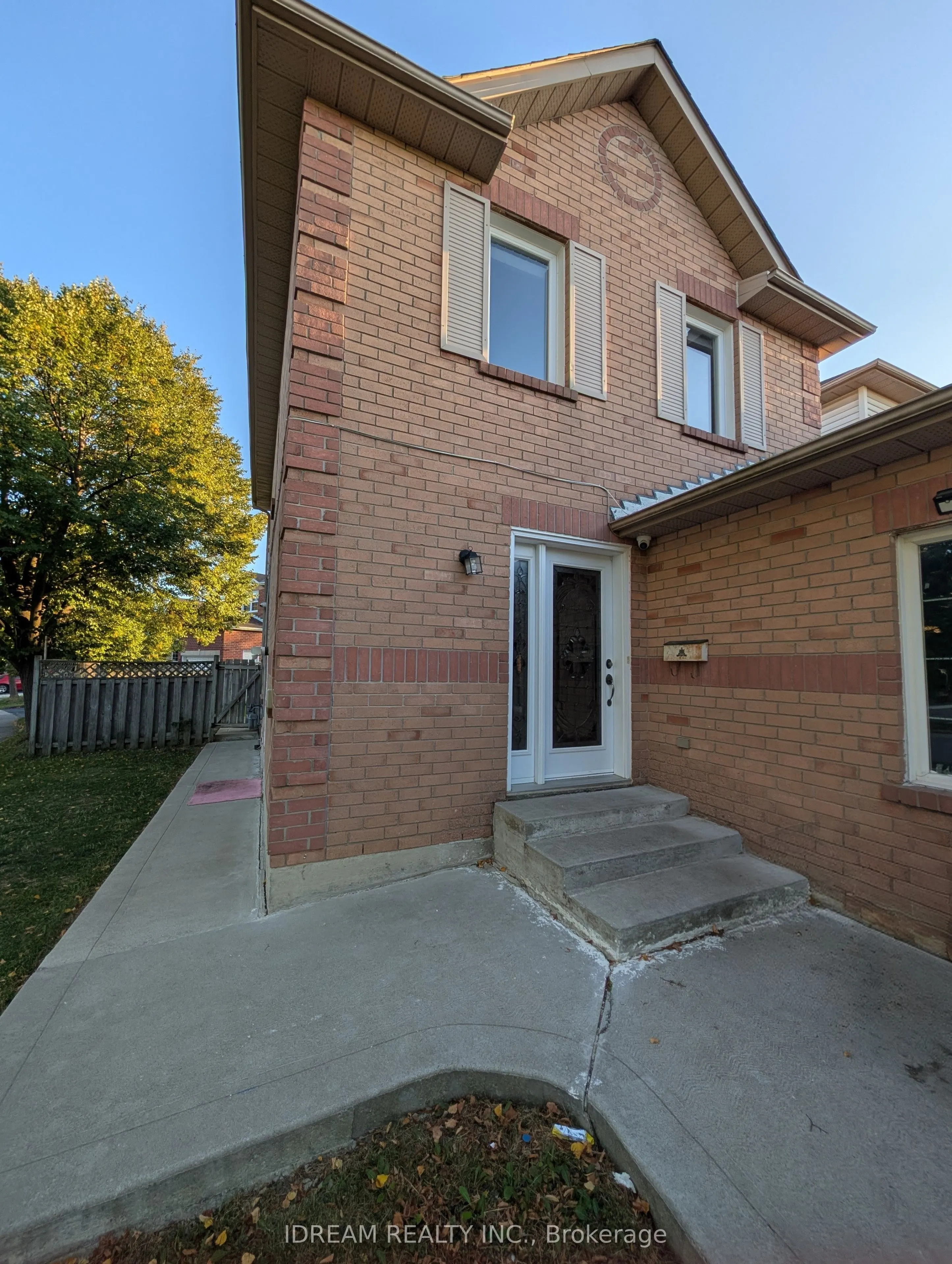 12 Saddlecreek Court, #Upper