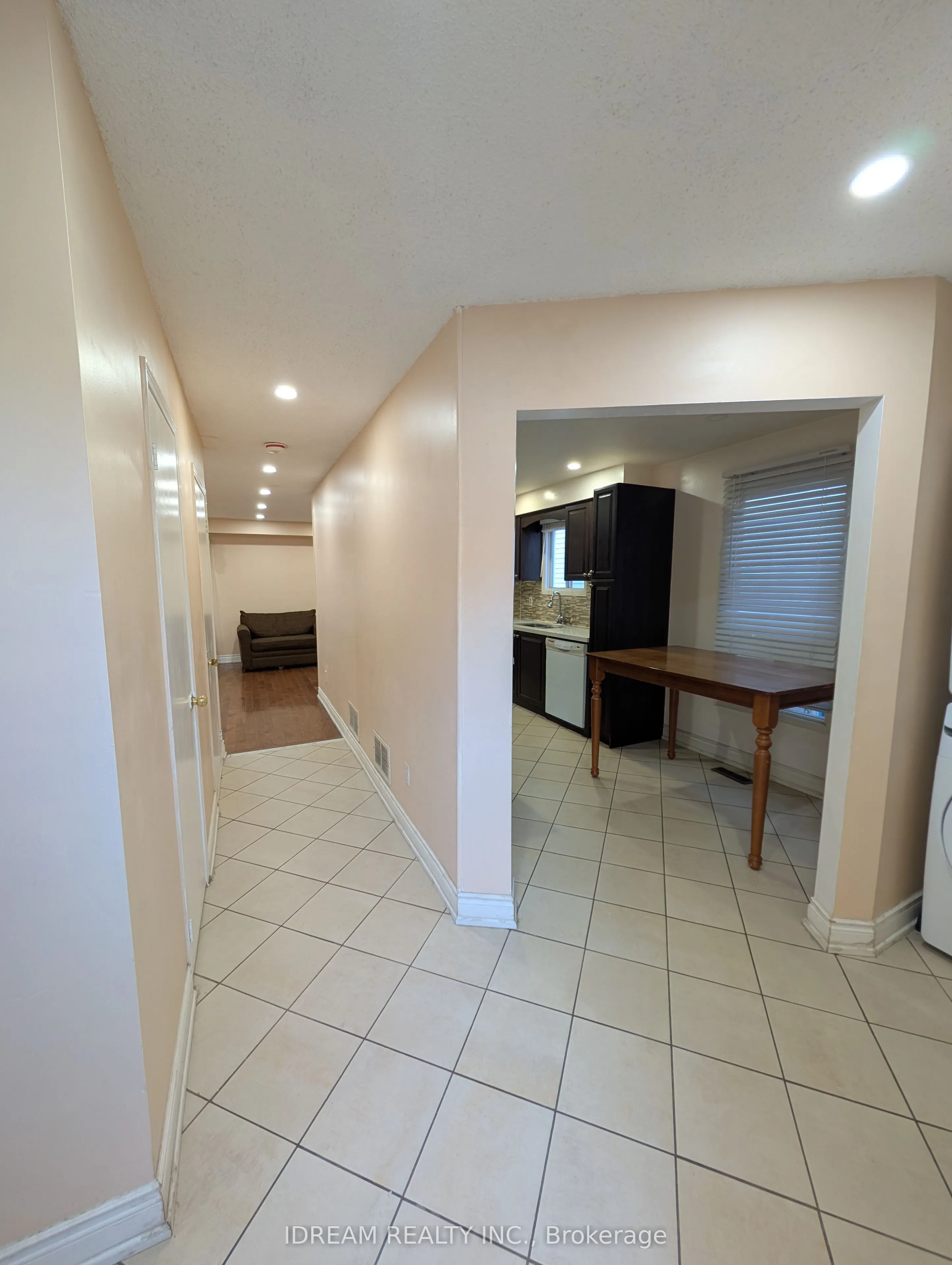 12 Saddlecreek Court, #Upper